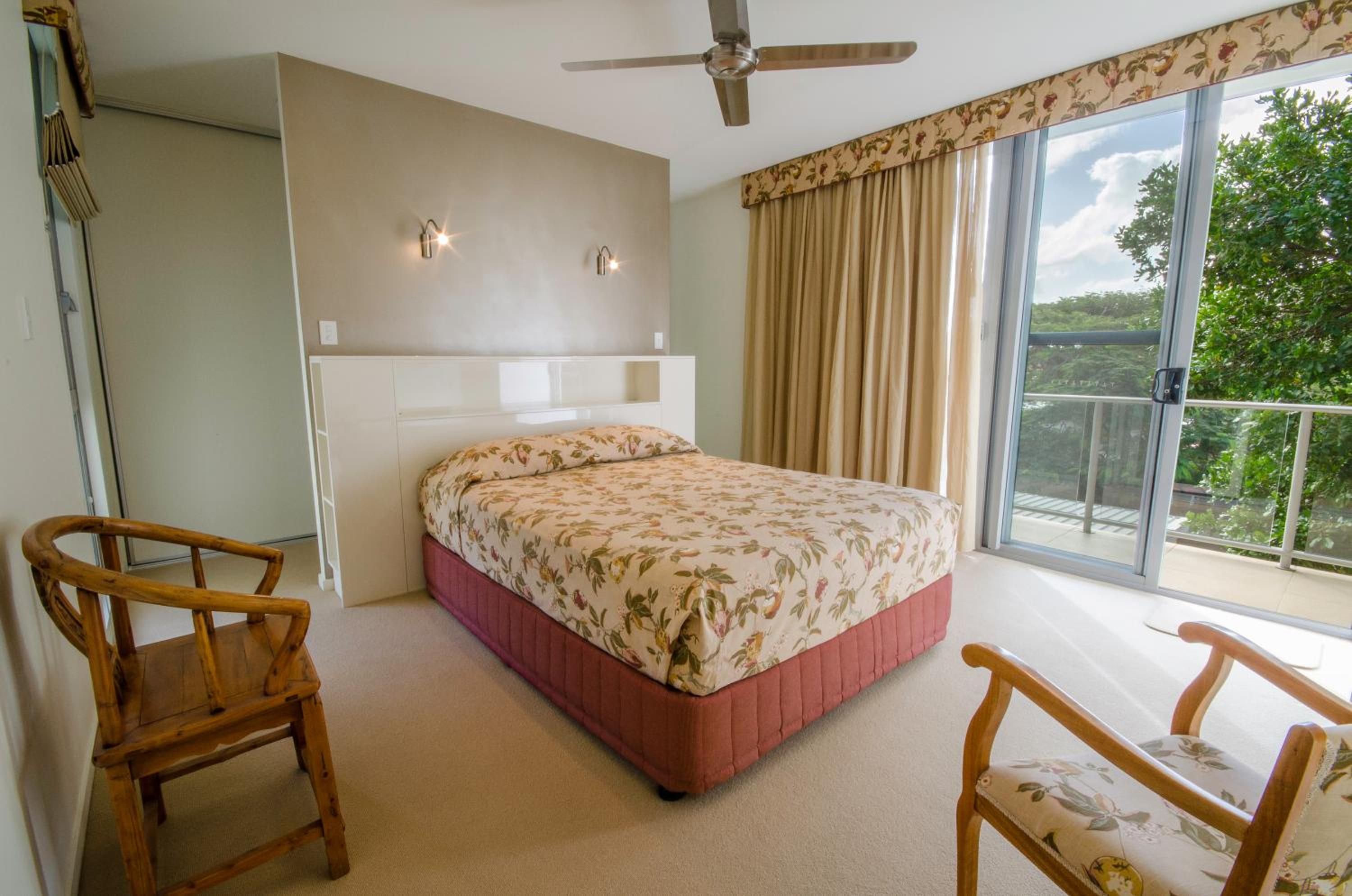 Ming Apartments - Holiday Management