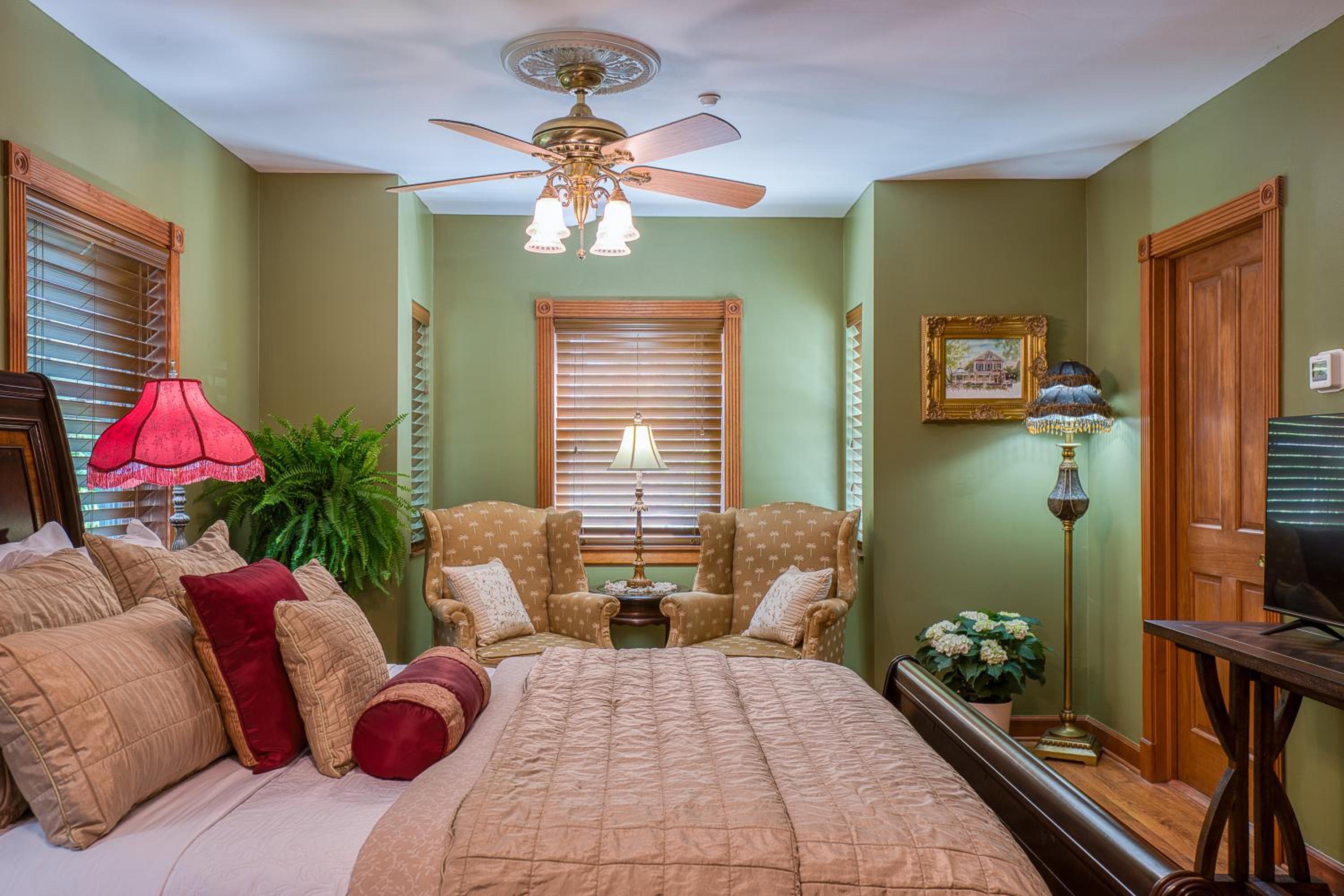 Cedar House Inn