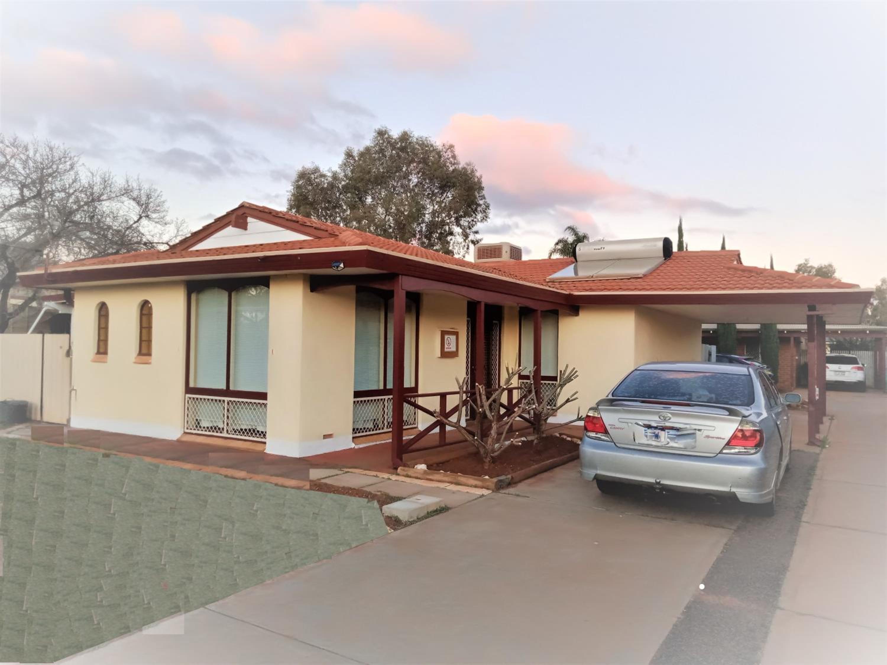2BR house in West Lamington