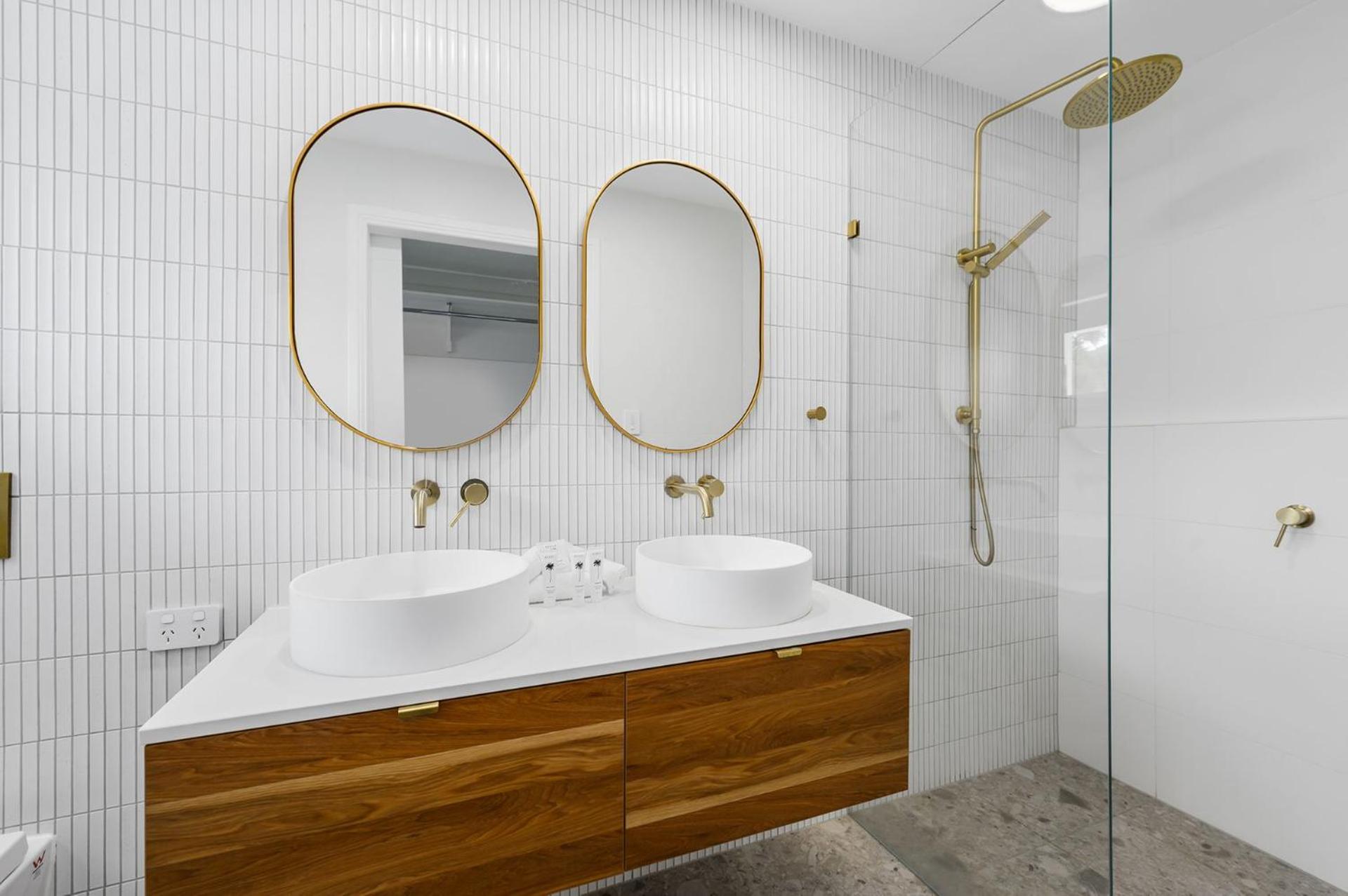 Luxury home in the heart of Burleigh