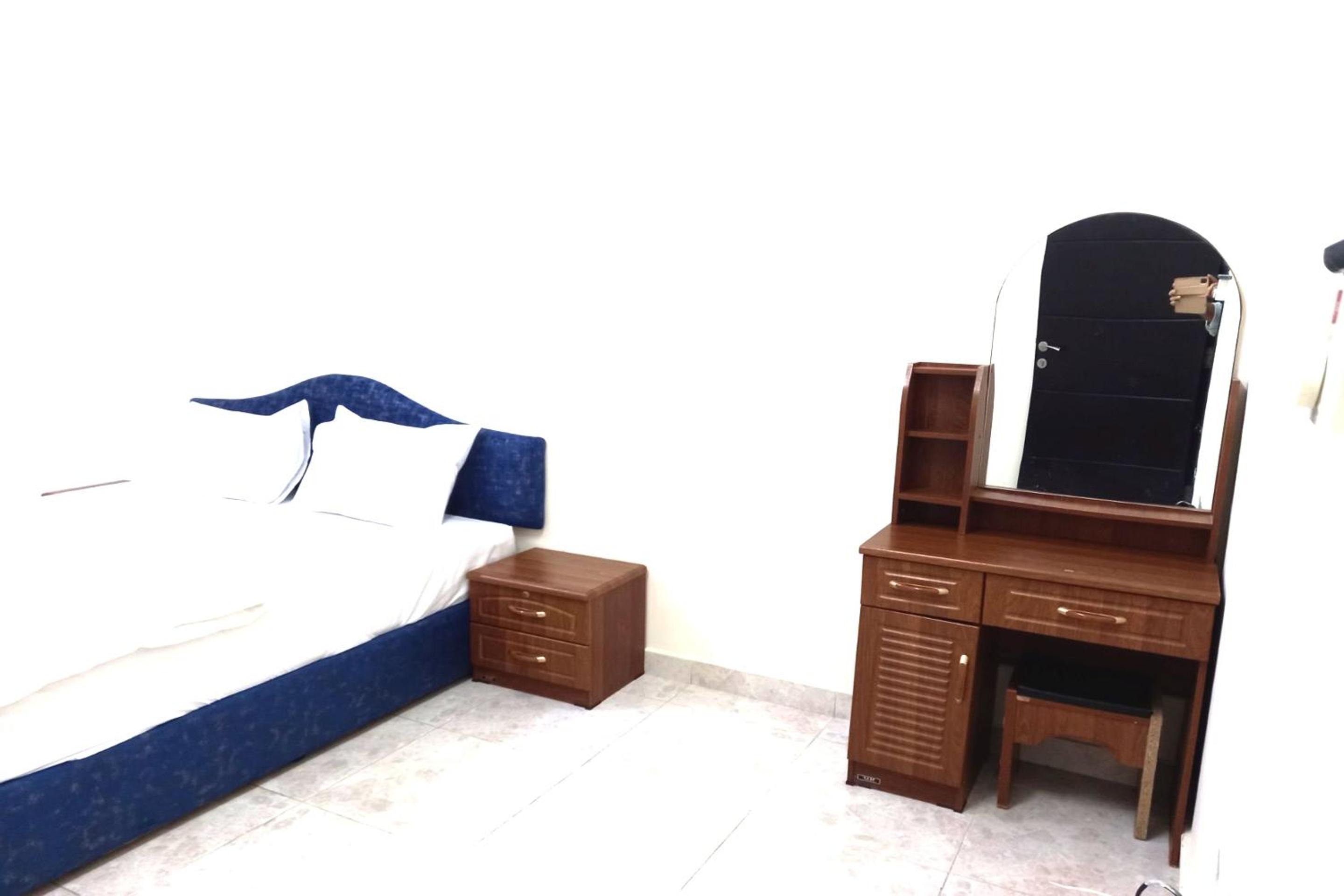 Super OYO 147 Babylon Furnished Apartment view 4