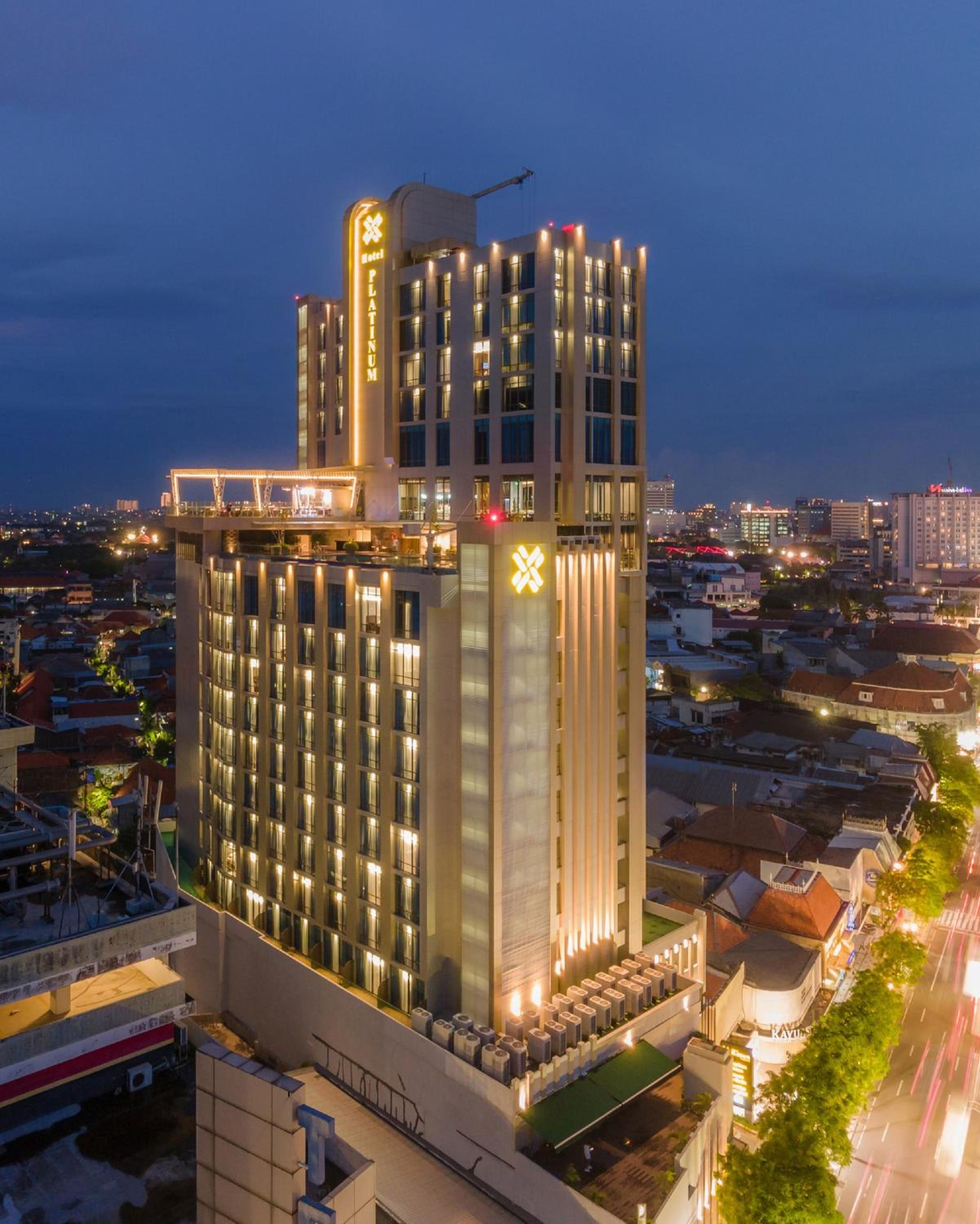 Hotel Platinum Hotel Tunjungan Surabaya - Image 1