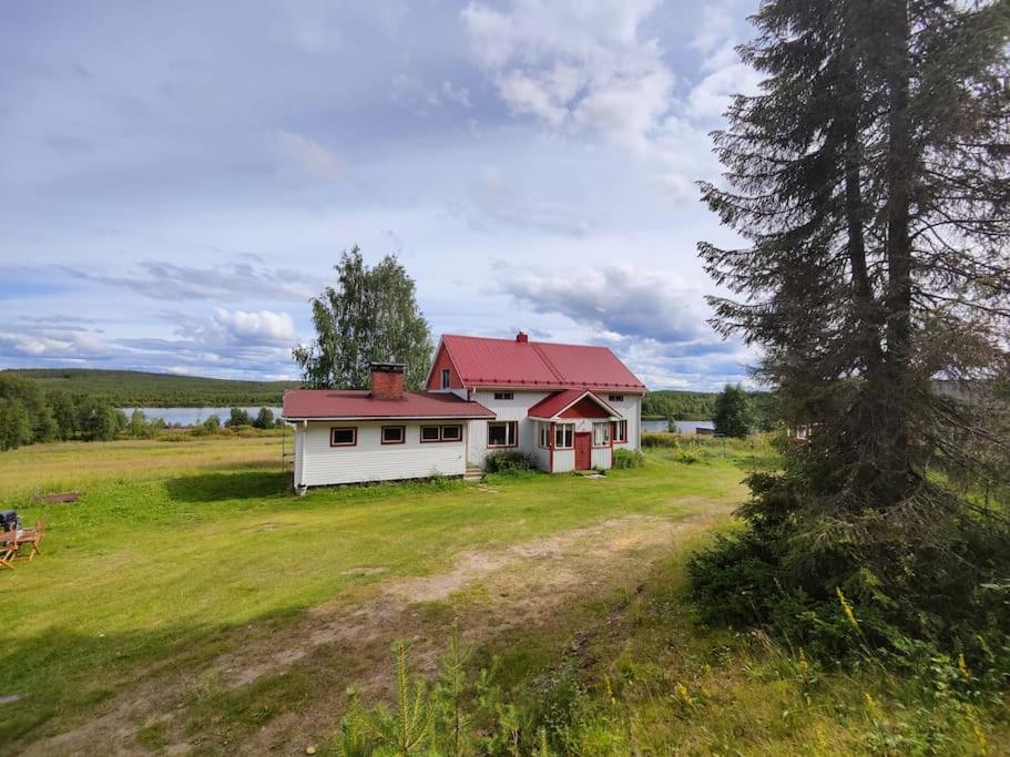 Lappish Summerhouse by the River