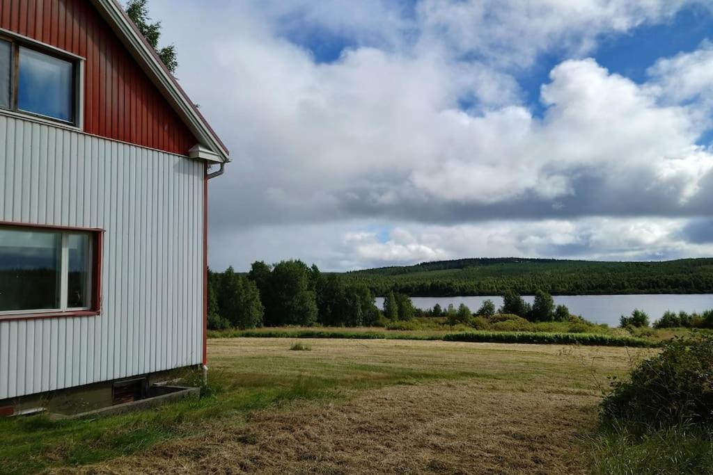 Lappish Summerhouse by the River