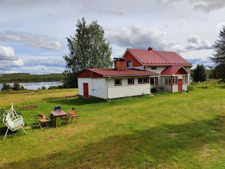 Lappish Summerhouse by the River