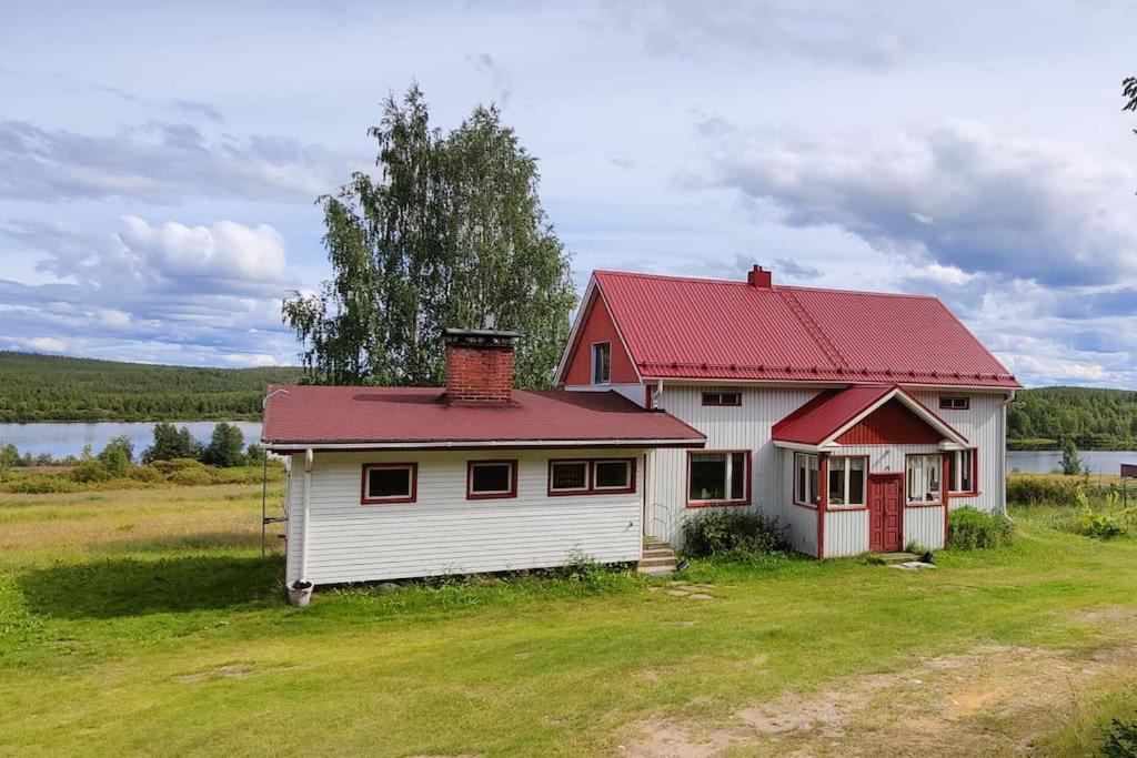 Lappish Summerhouse by the River