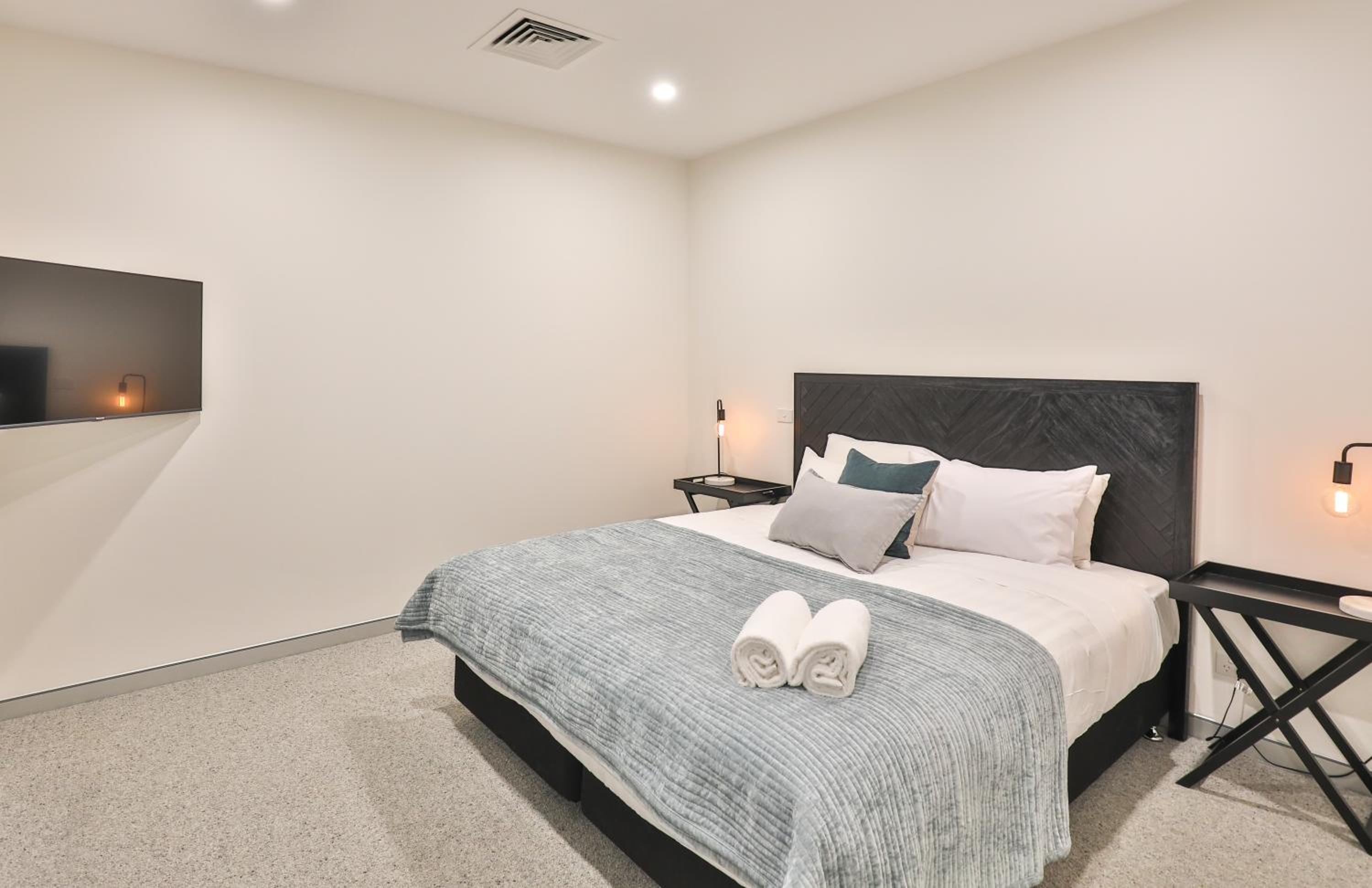 Indulge Apartments - City View Penthouses