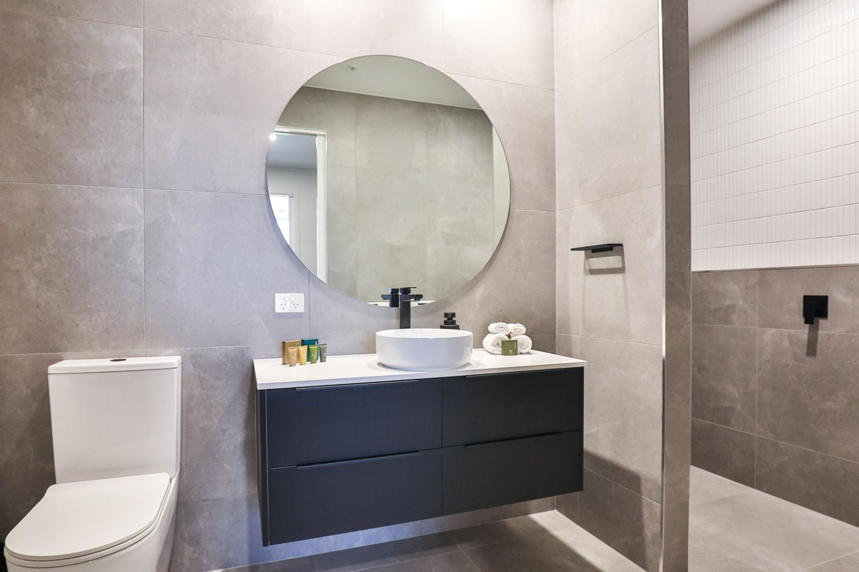 Indulge Apartments - City View Penthouses