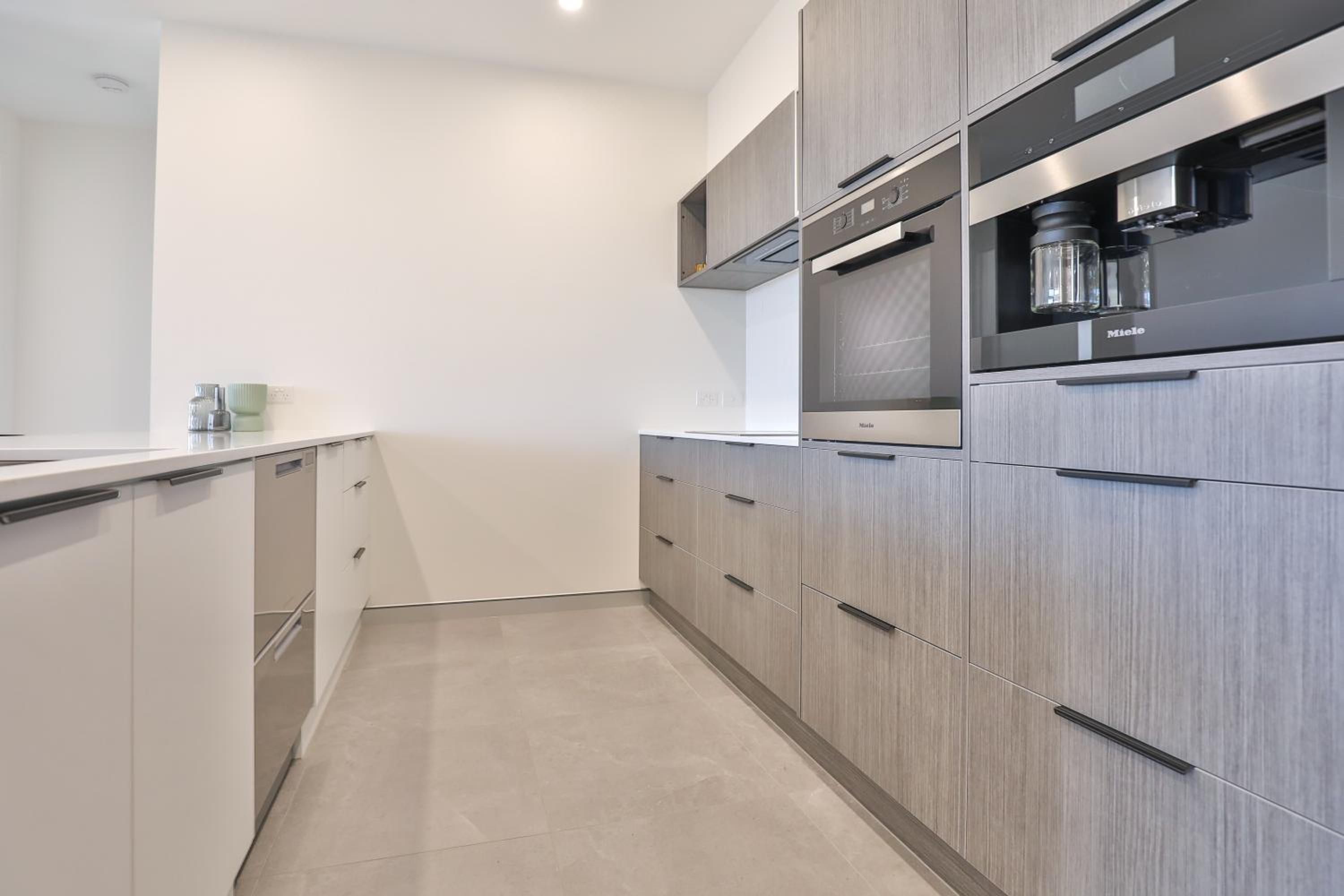 Indulge Apartments - City View Penthouses