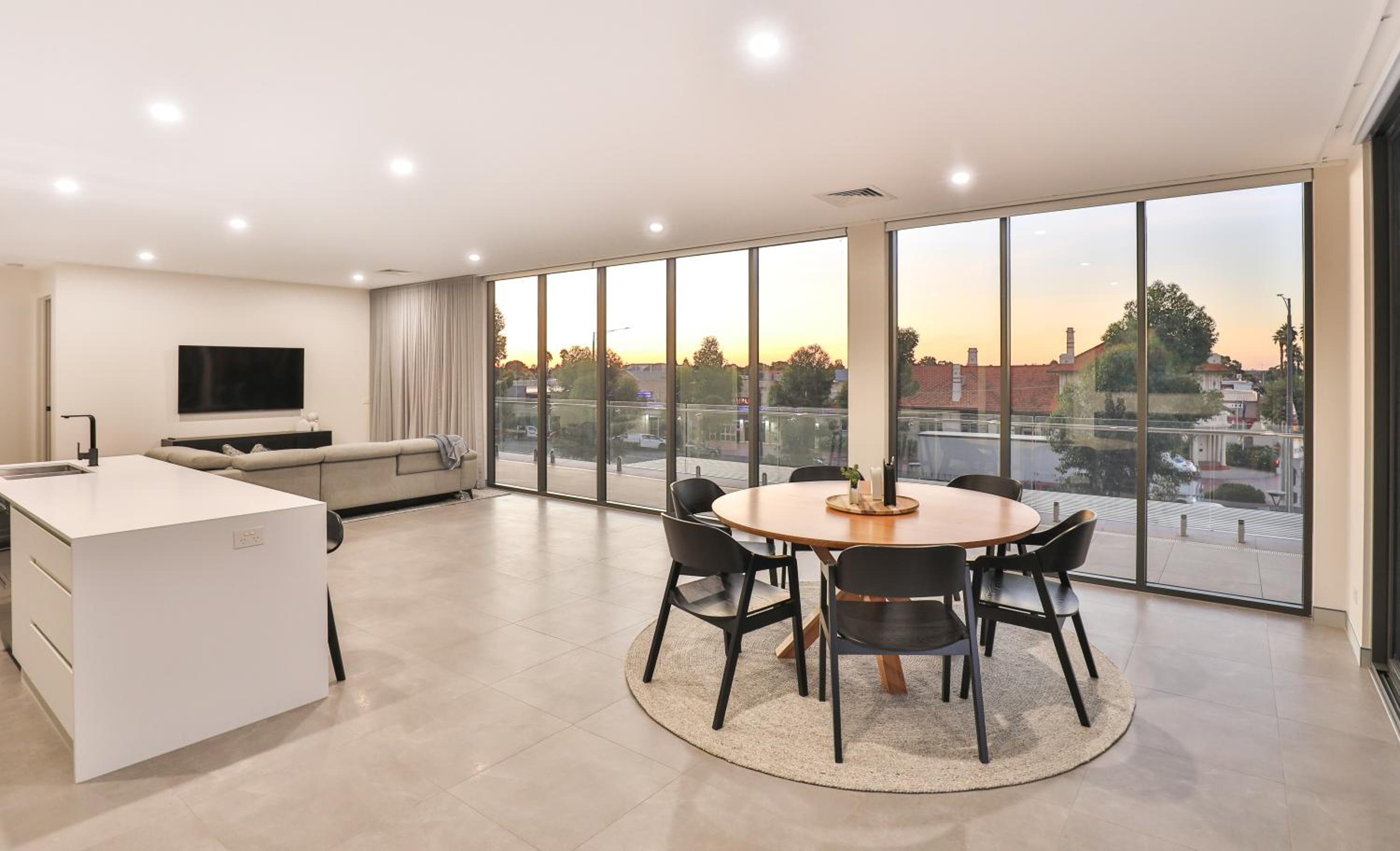 Indulge Apartments - City View Penthouses