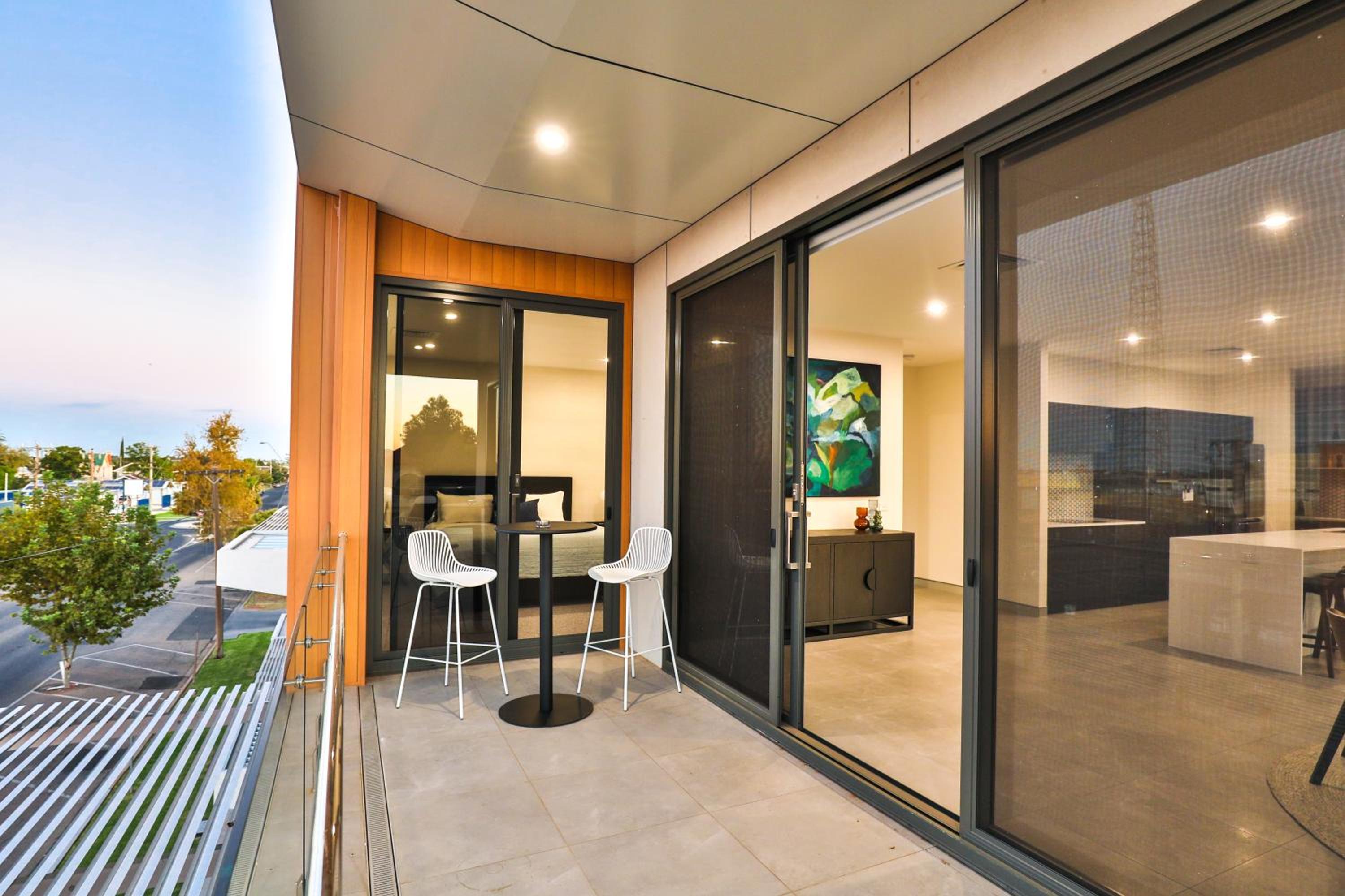 Indulge Apartments - City View Penthouses