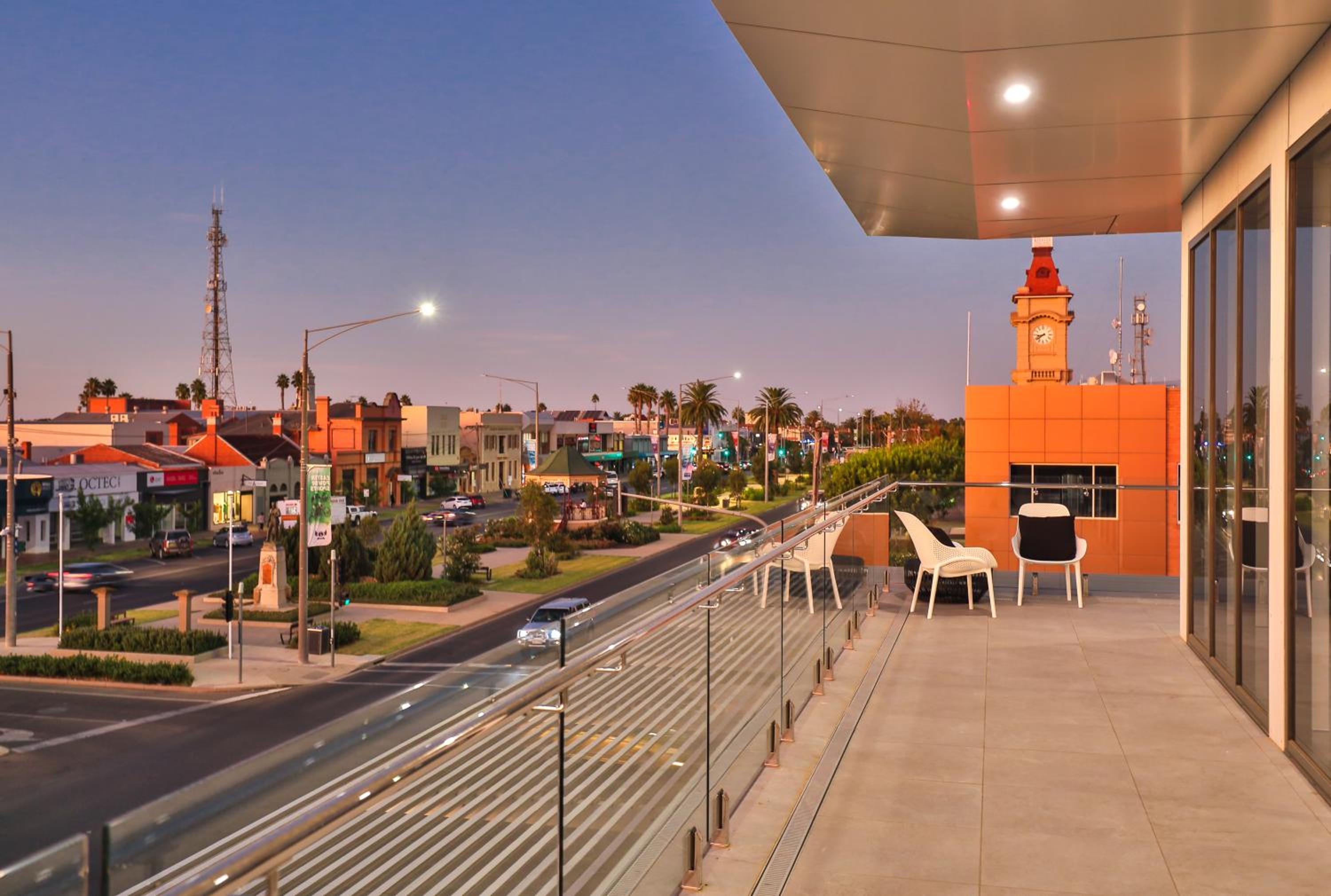Indulge Apartments - City View Penthouses