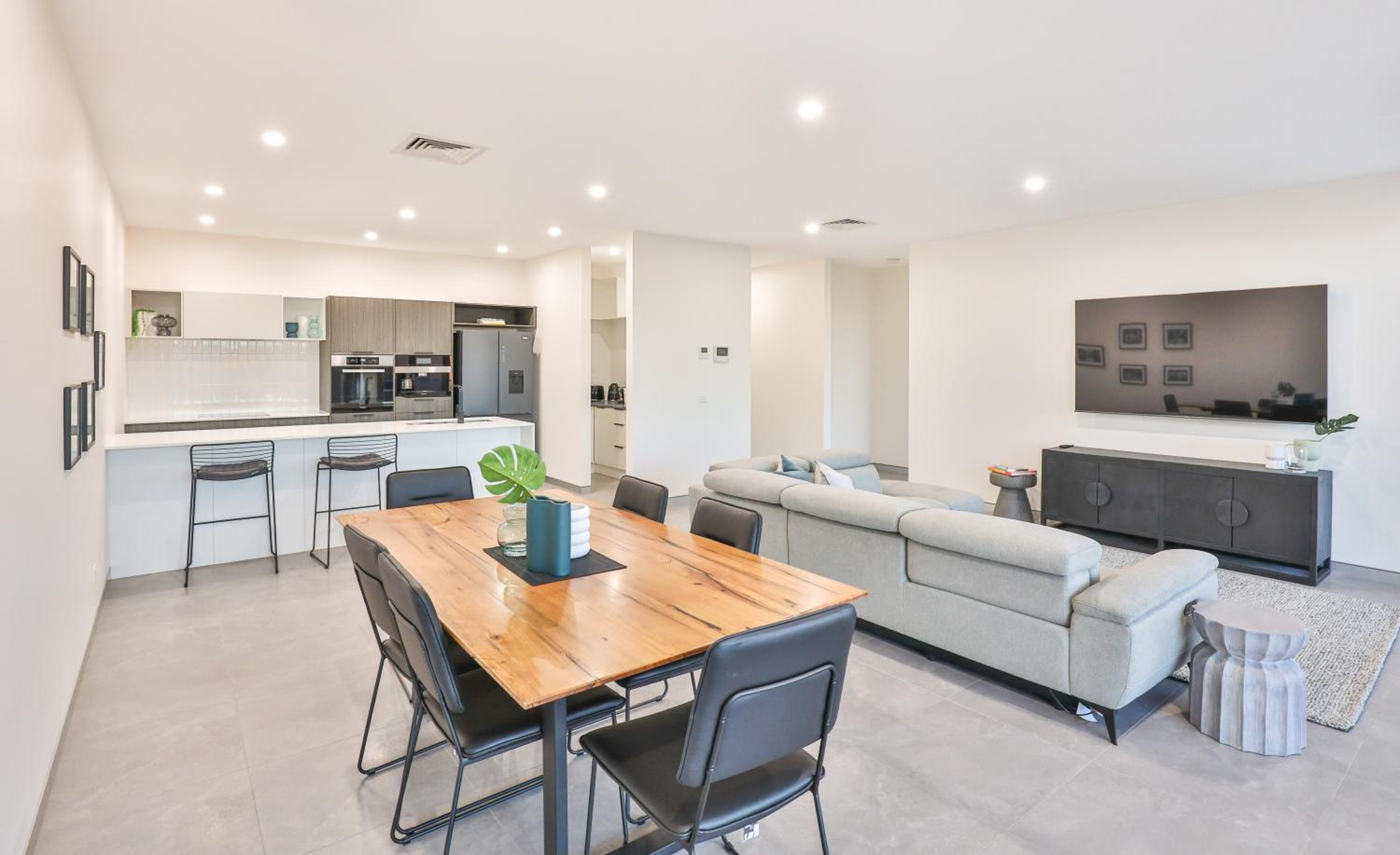 Indulge Apartments - City View Penthouses