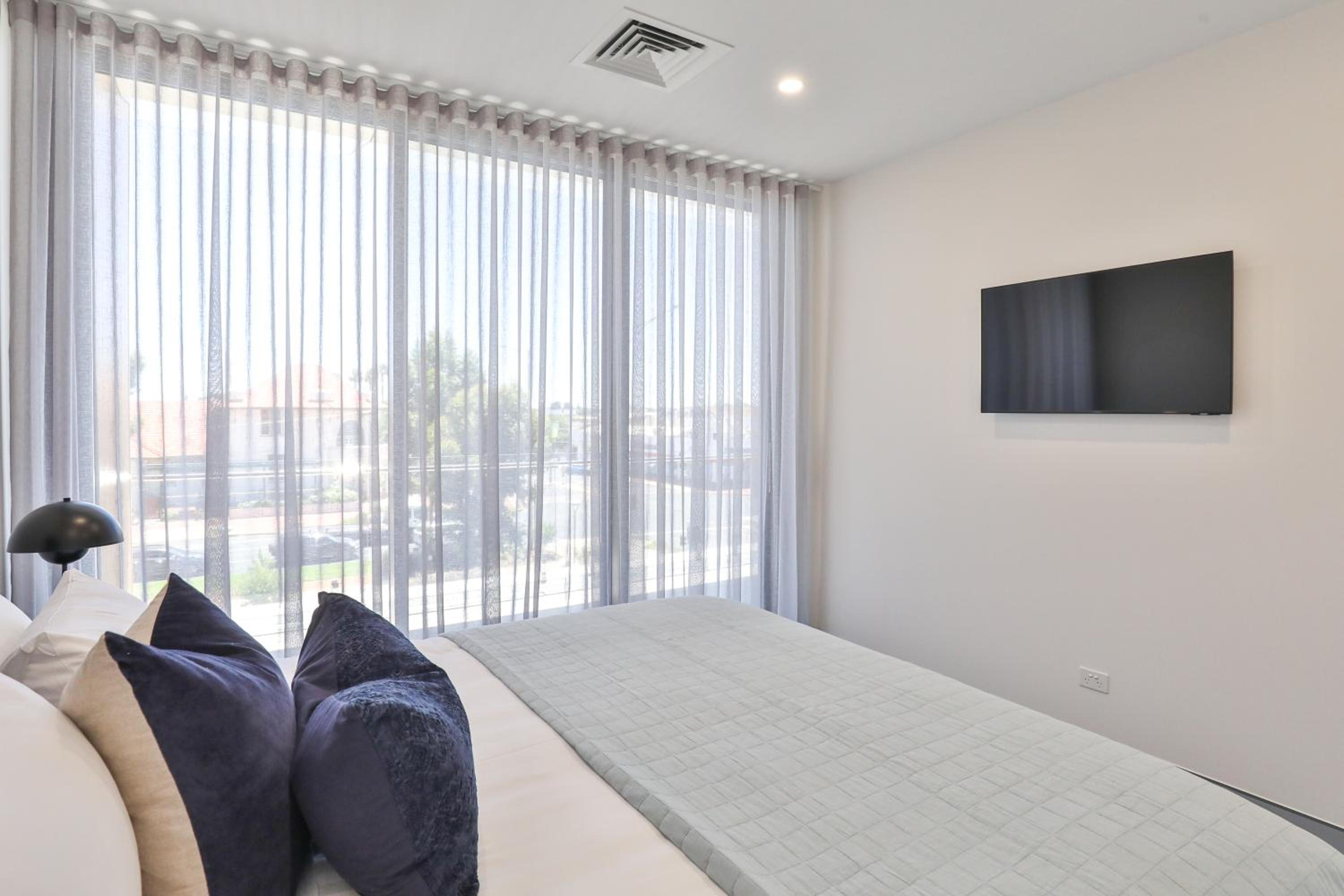Indulge Apartments - City View Penthouses
