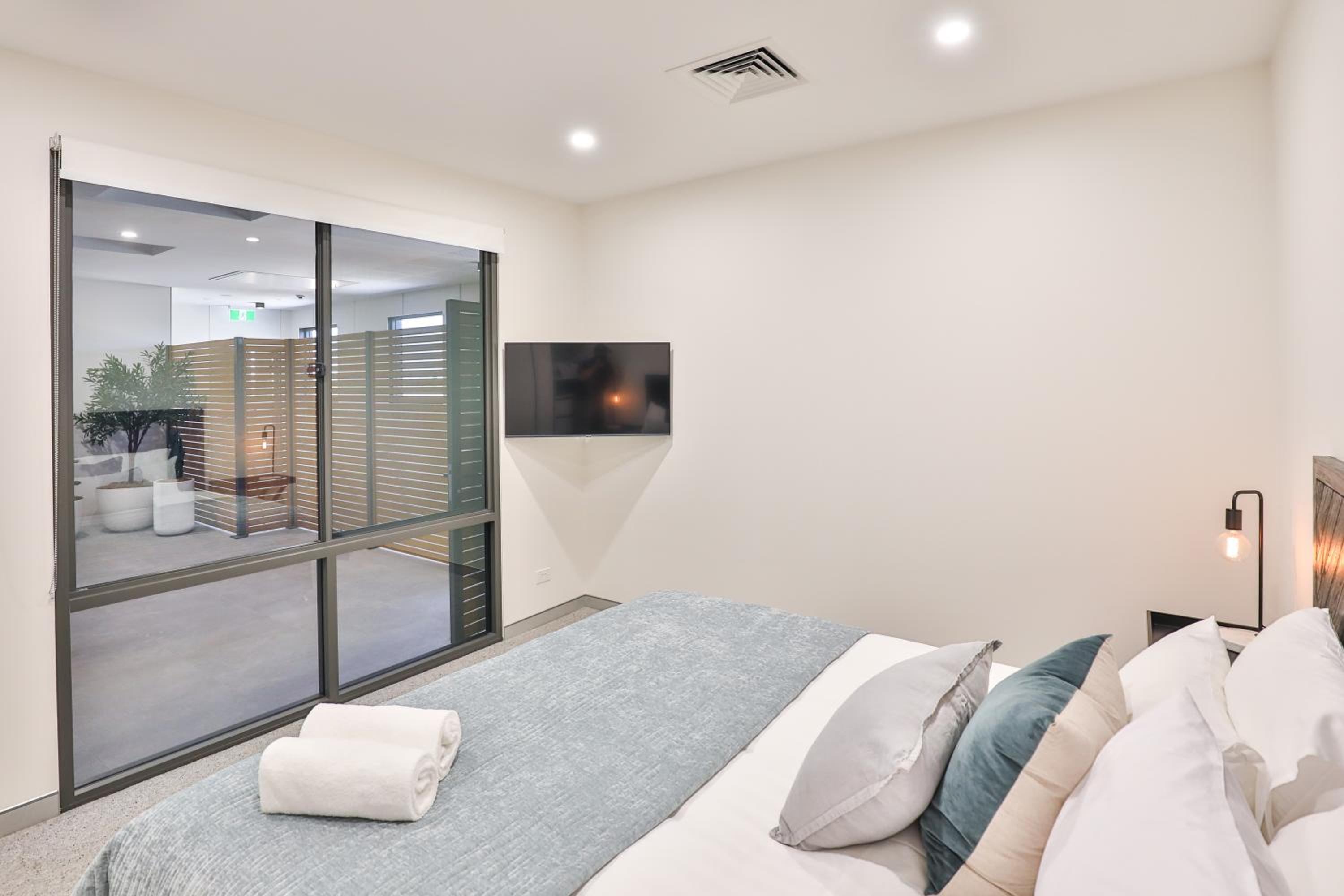 Indulge Apartments - City View Penthouses
