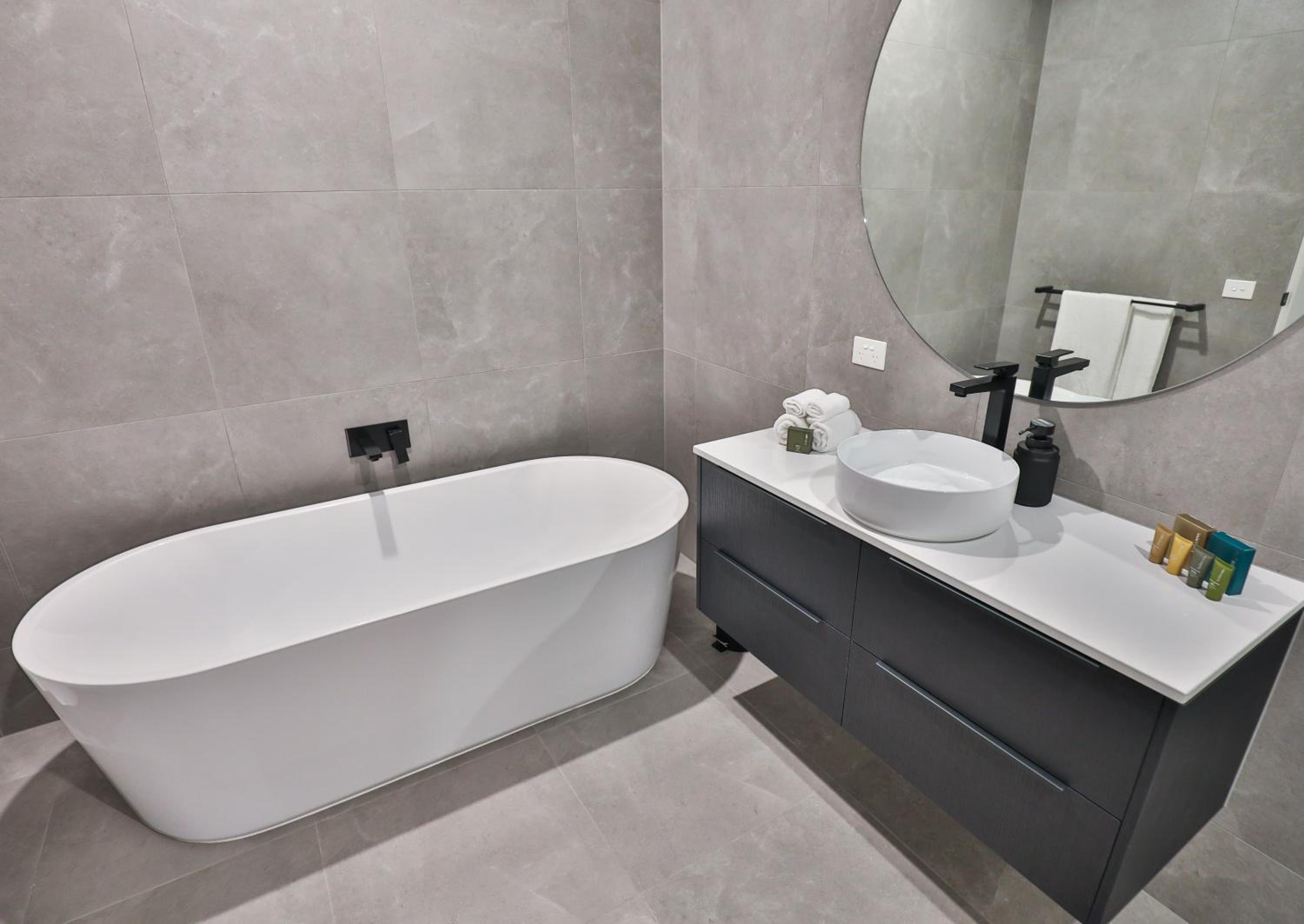 Indulge Apartments - City View Penthouses