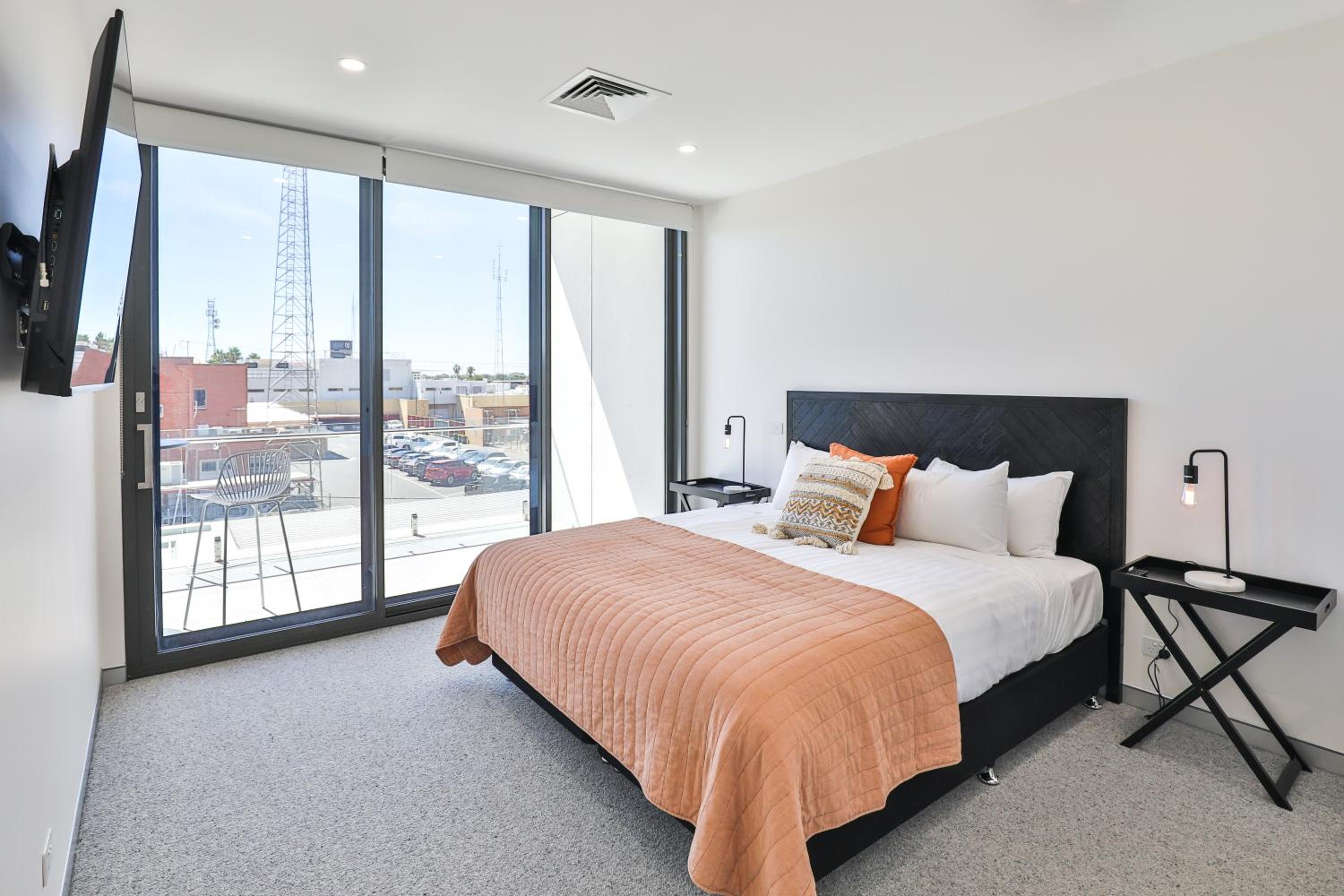 Indulge Apartments - City View Penthouses