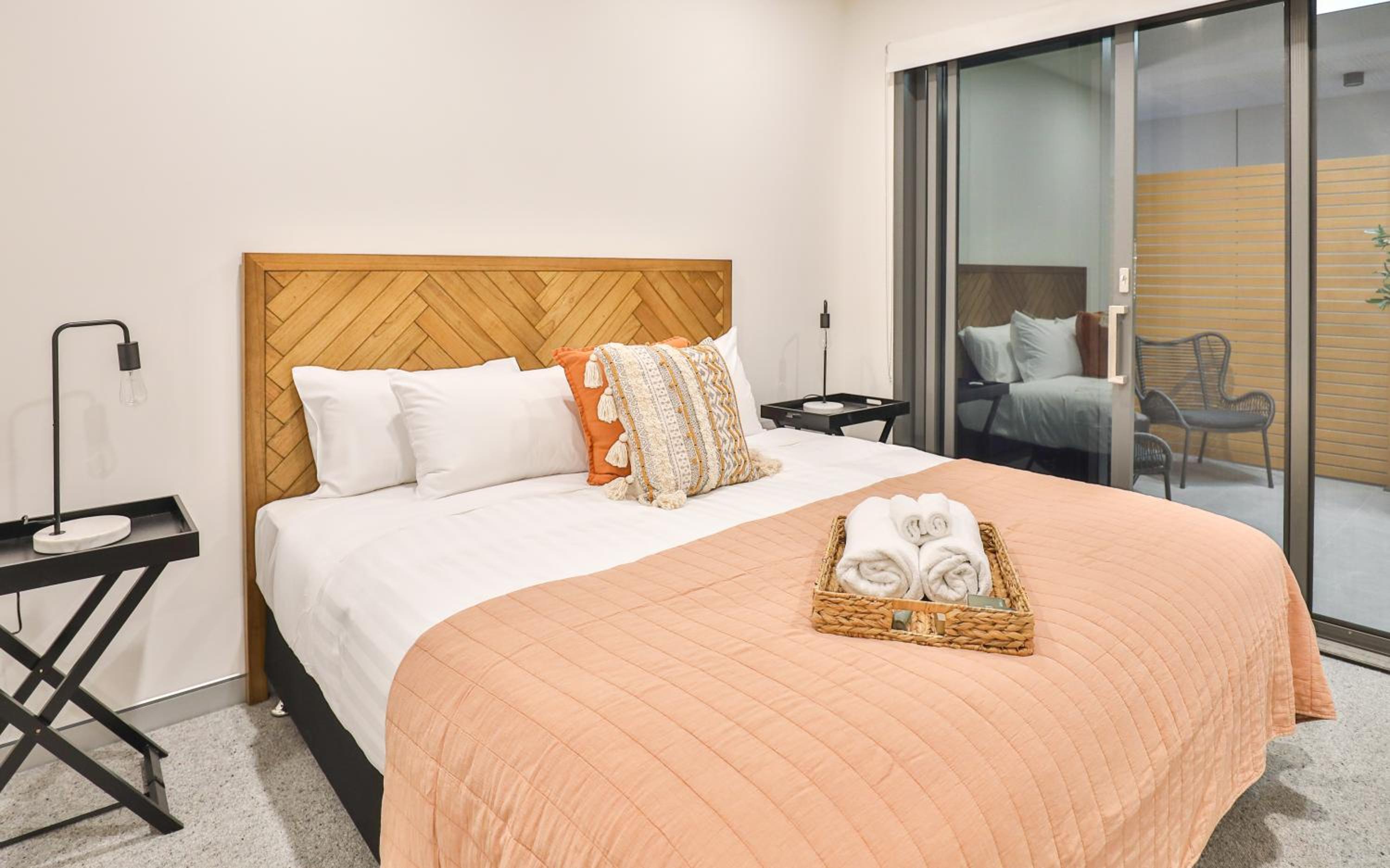 Indulge Apartments - City View Penthouses