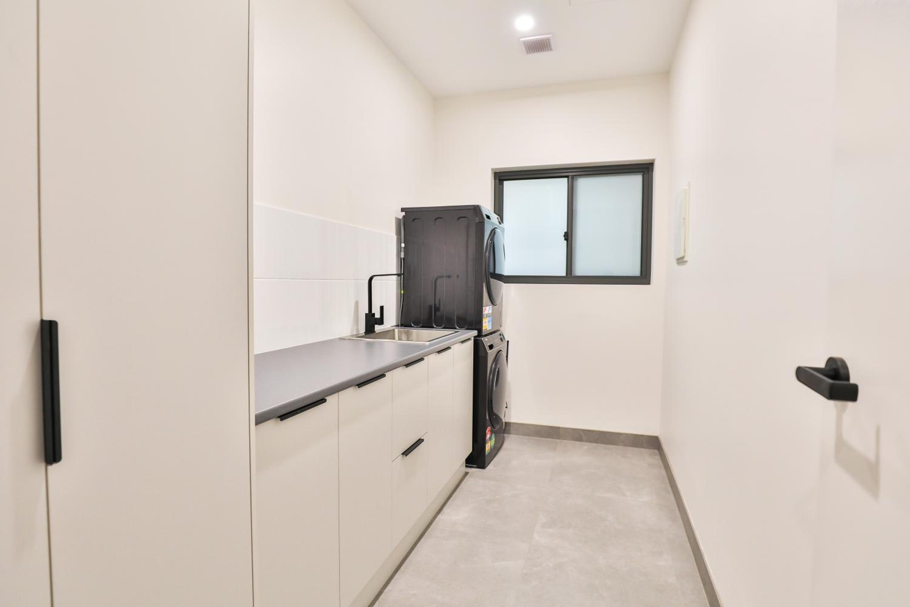 Indulge Apartments - City View Penthouses