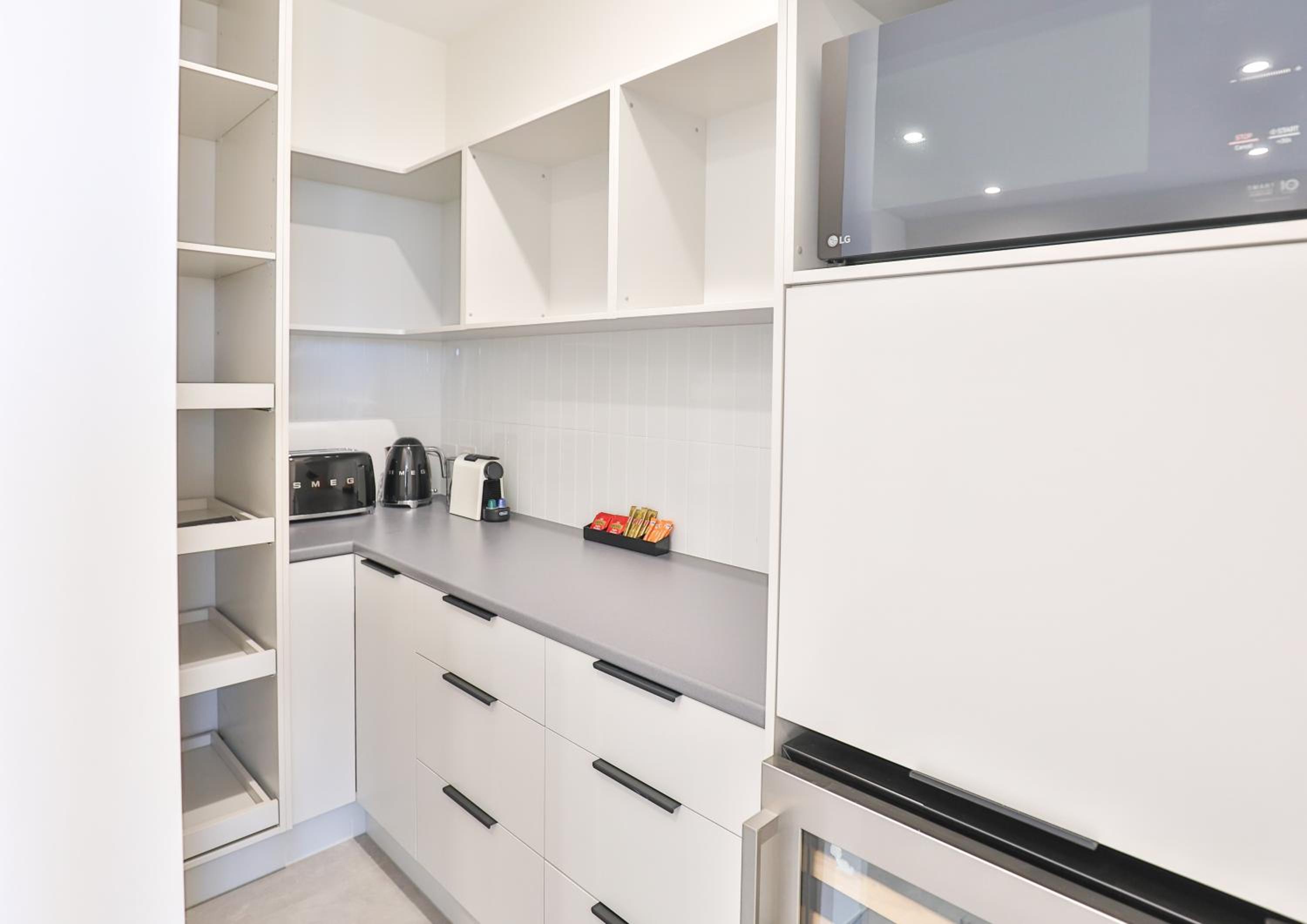 Indulge Apartments - City View Penthouses