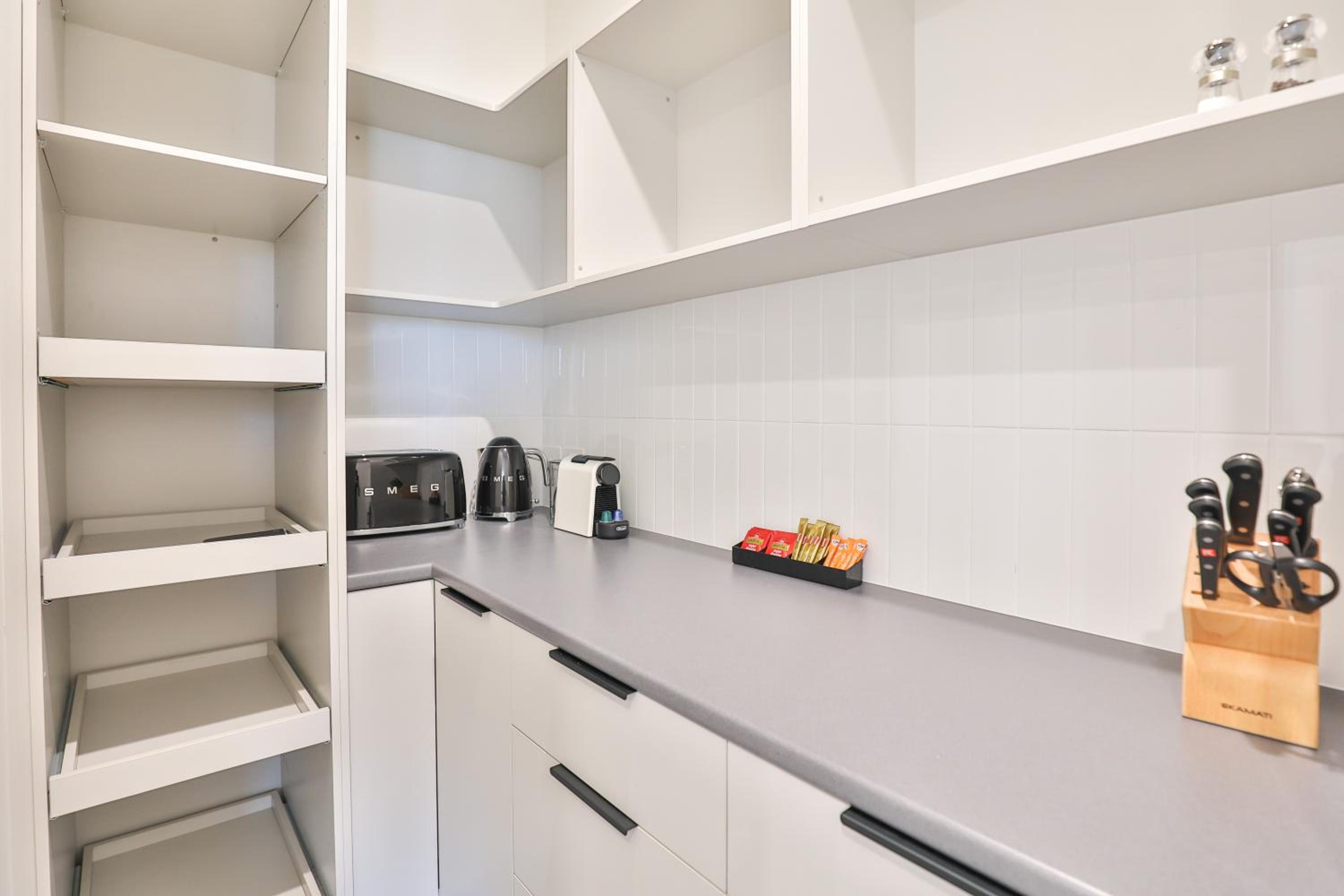 Indulge Apartments - City View Penthouses