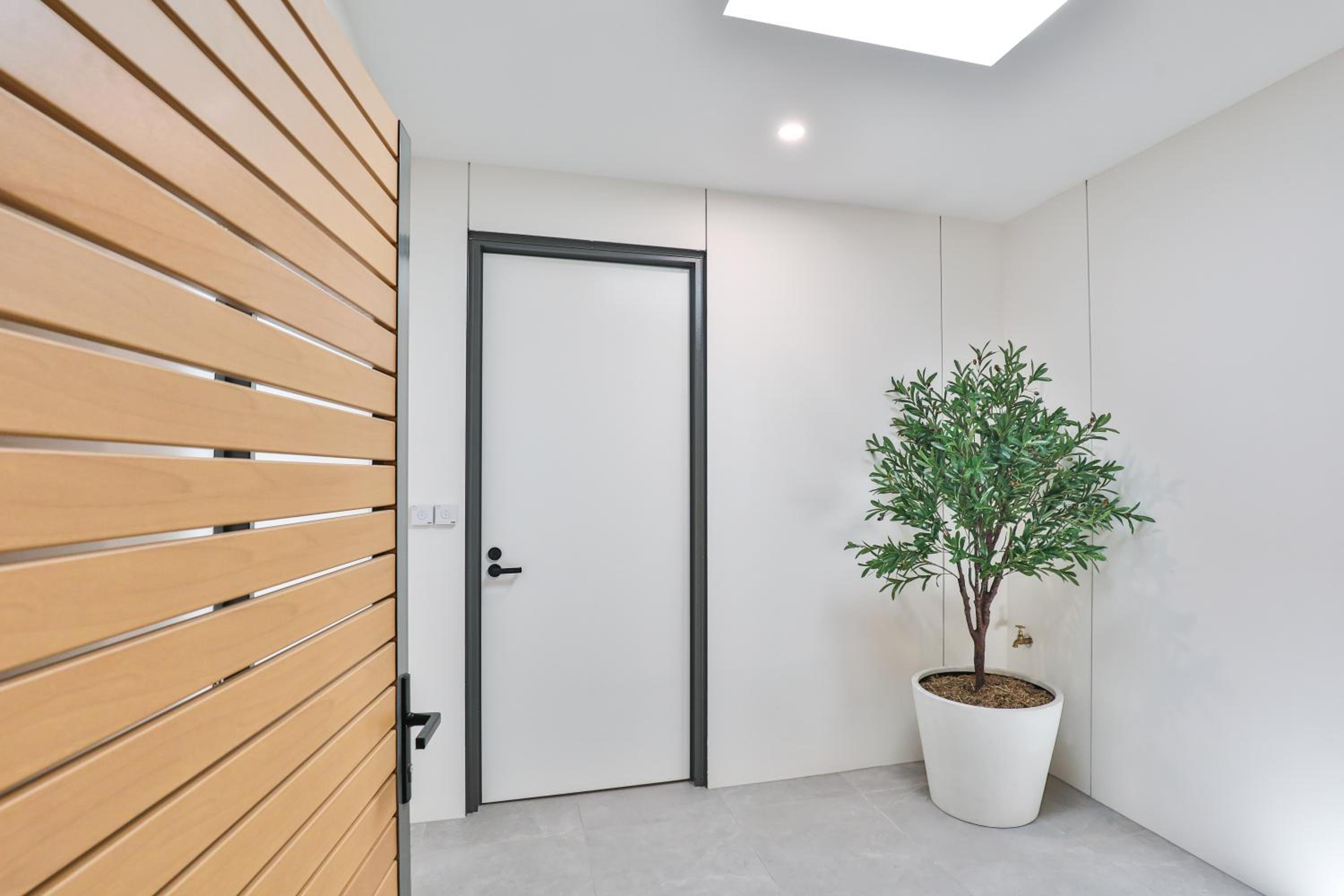 Indulge Apartments - City View Penthouses