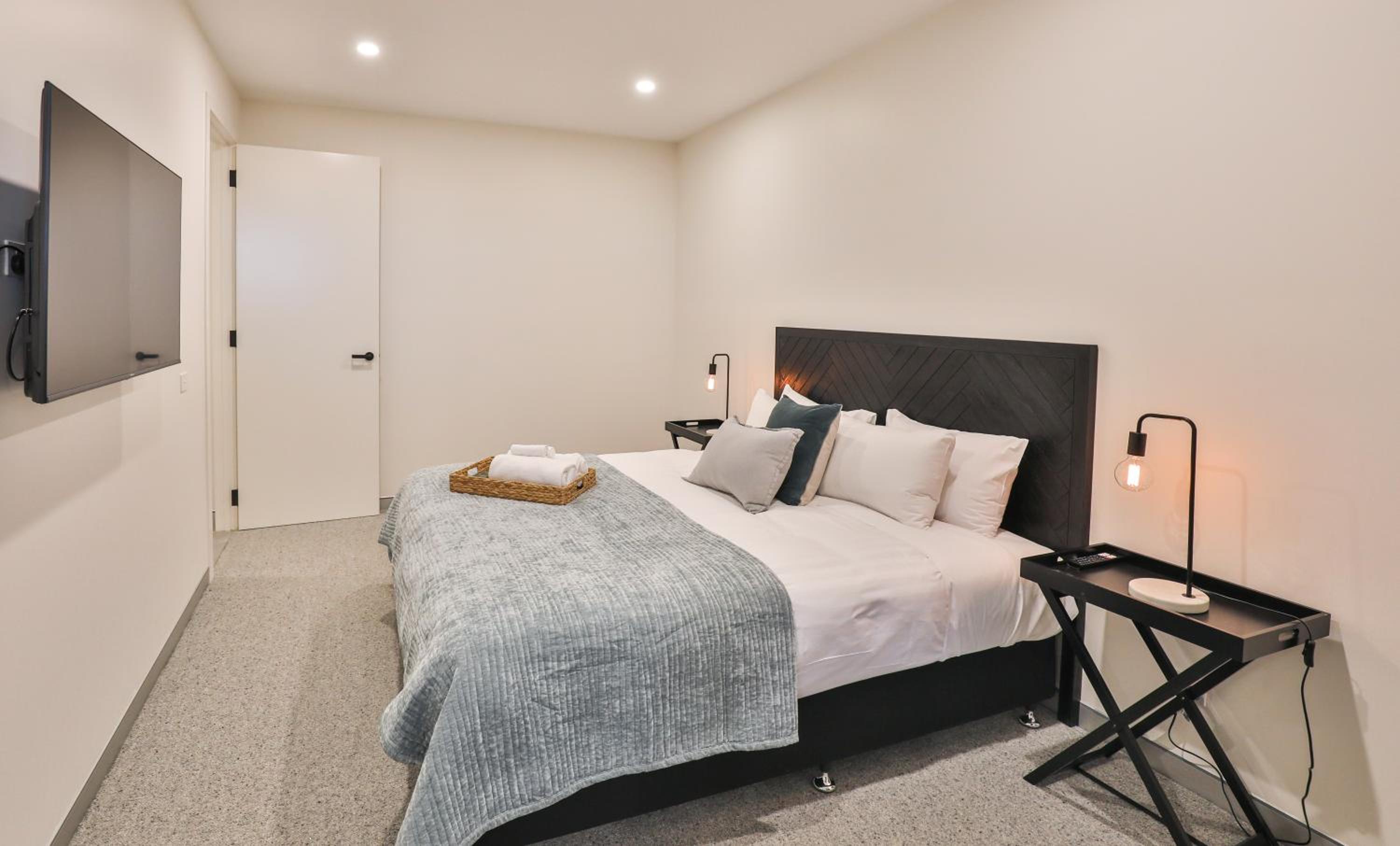 Indulge Apartments - City View Penthouses