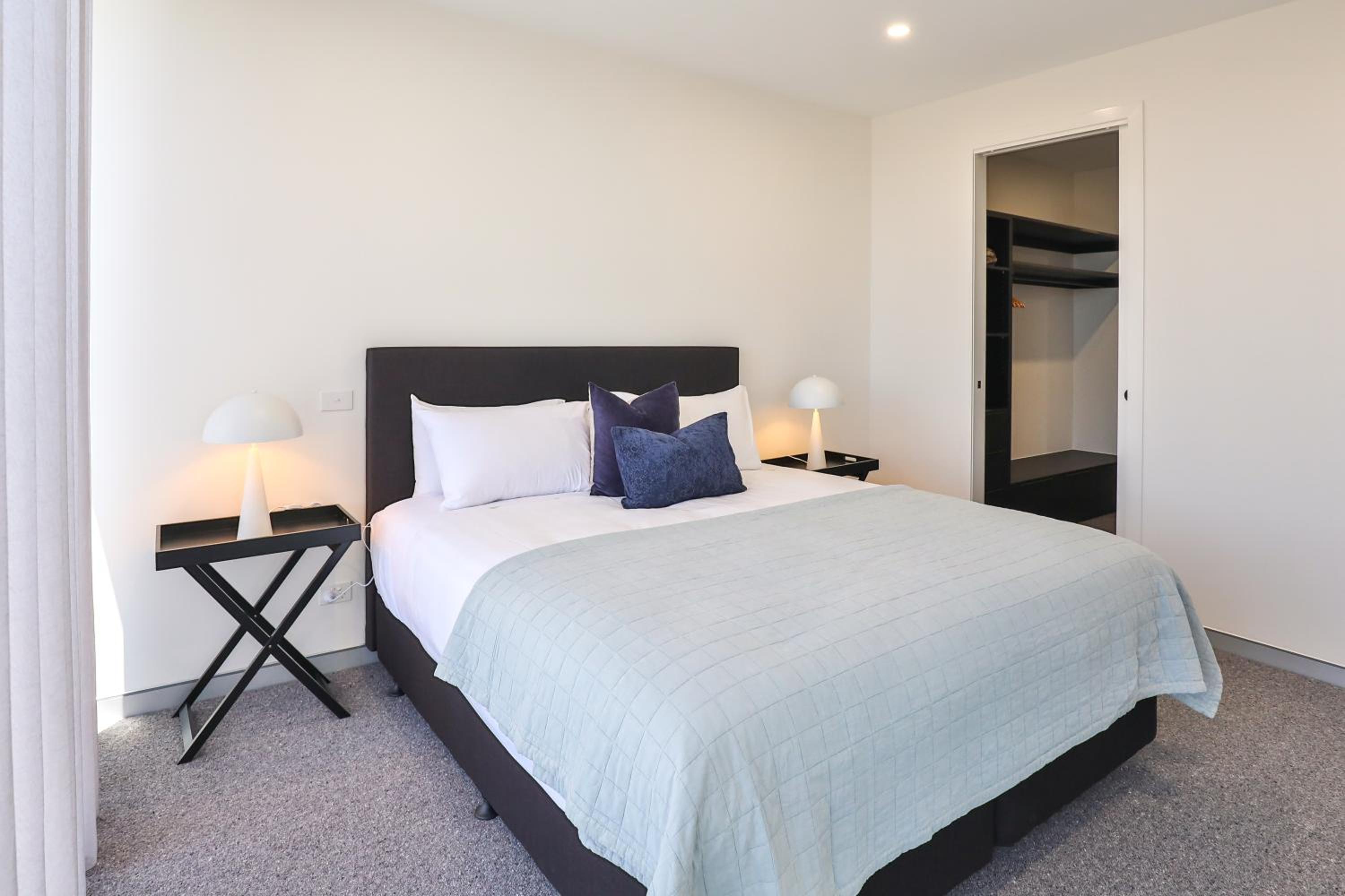 Indulge Apartments - City View Penthouses