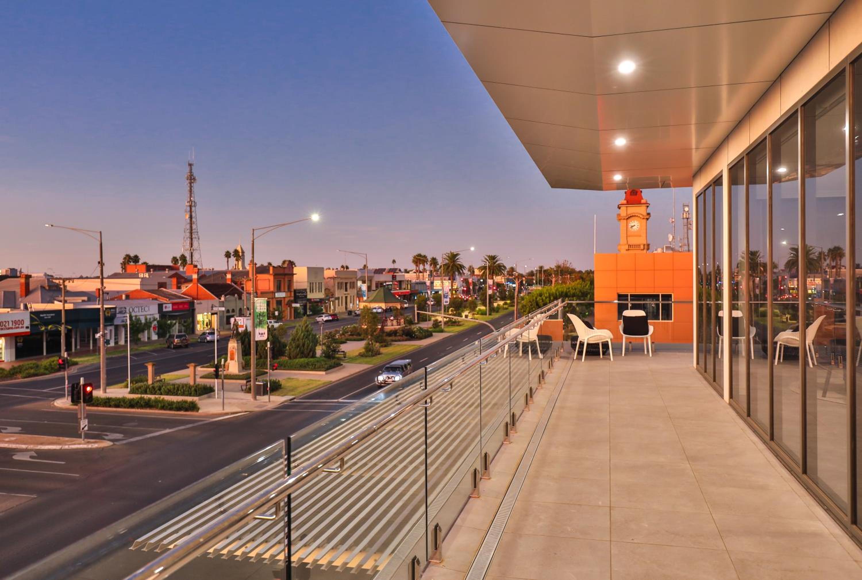 Indulge Apartments - City View Penthouses