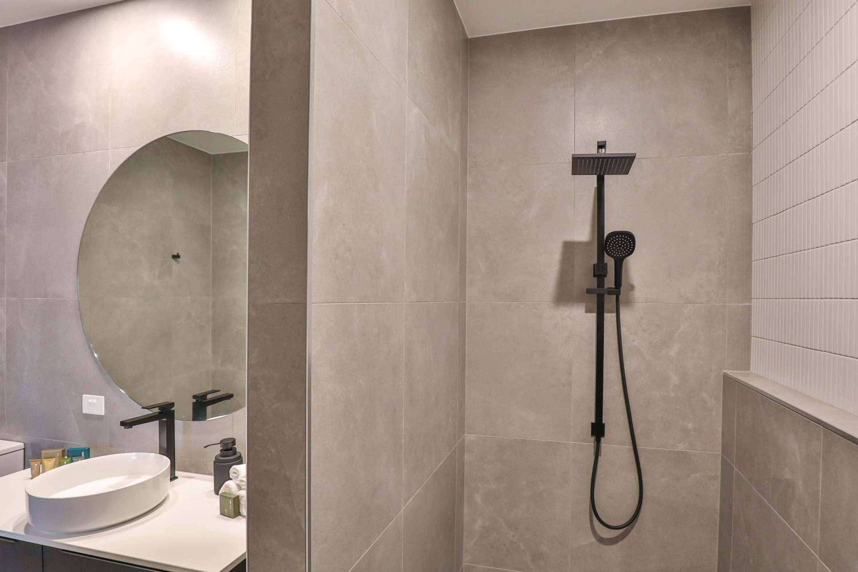 Indulge Apartments - City View Penthouses