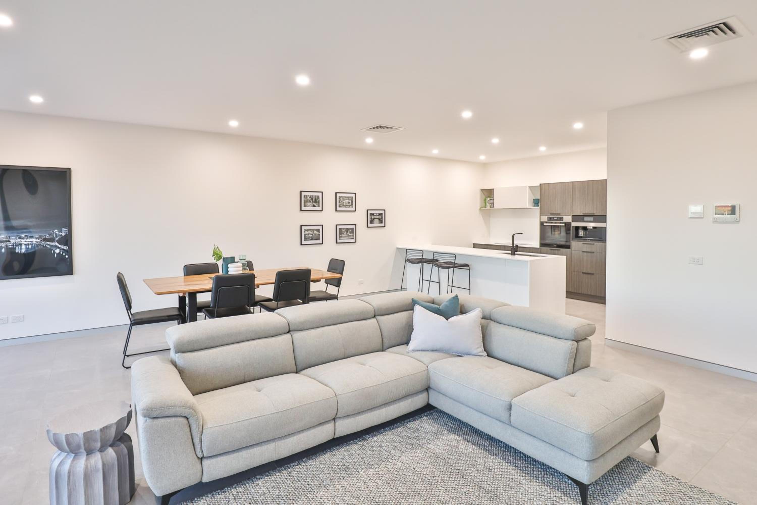 Indulge Apartments - City View Penthouses