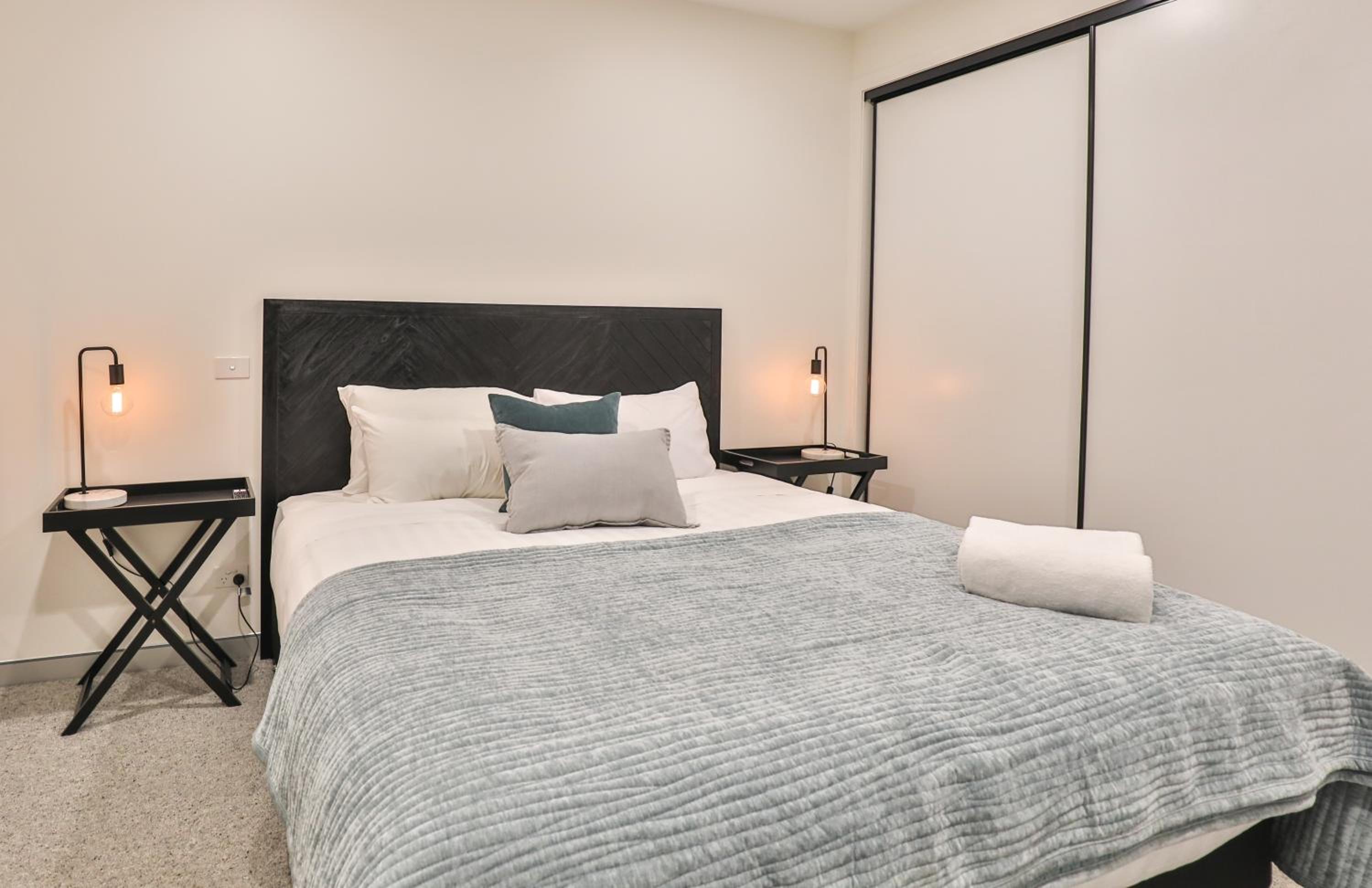 Indulge Apartments - City View Penthouses