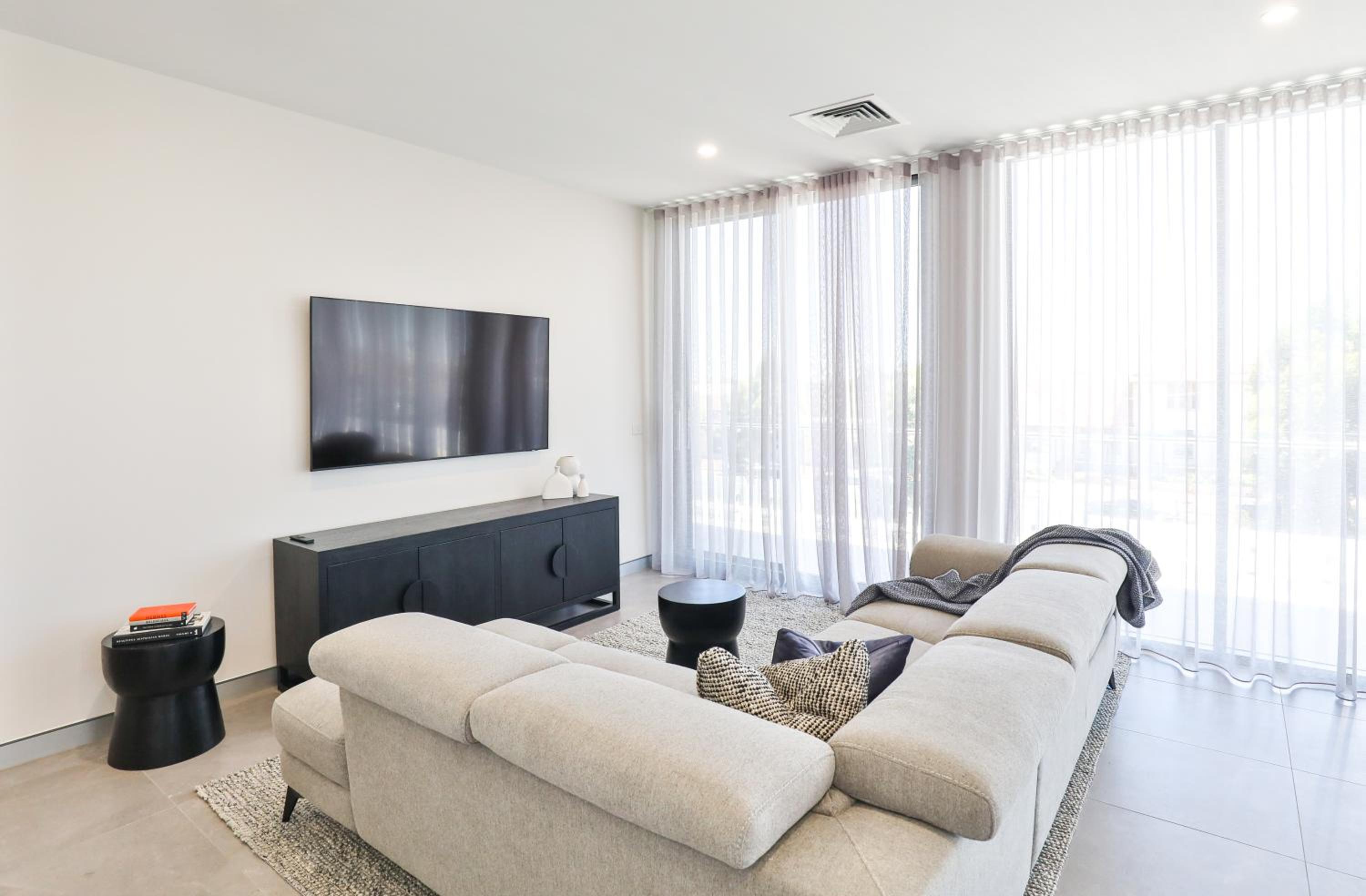 Indulge Apartments - City View Penthouses