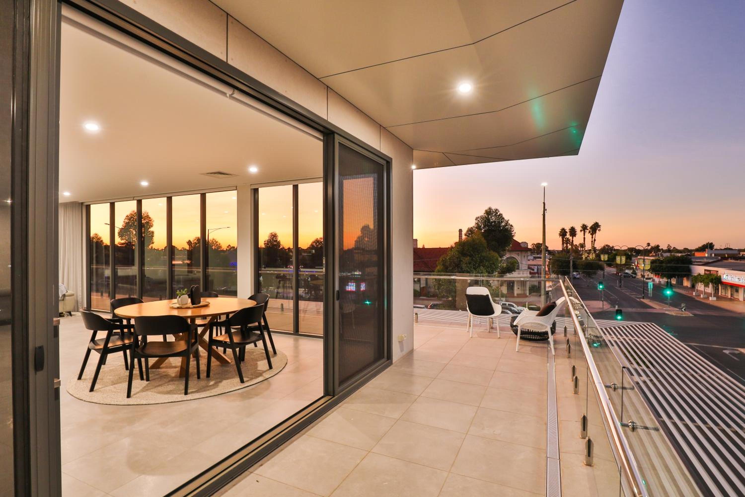 Indulge Apartments - City View Penthouses