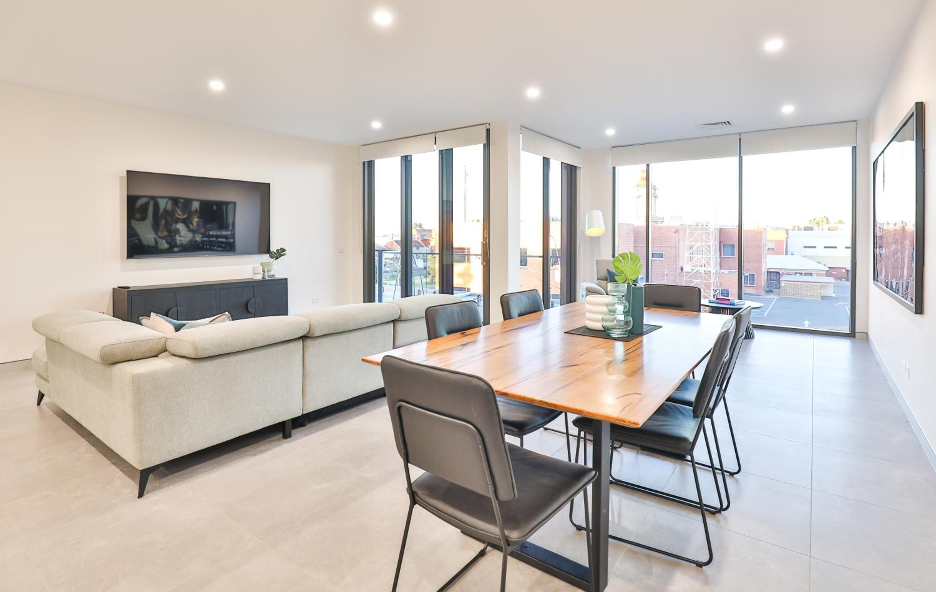 Indulge Apartments - City View Penthouses