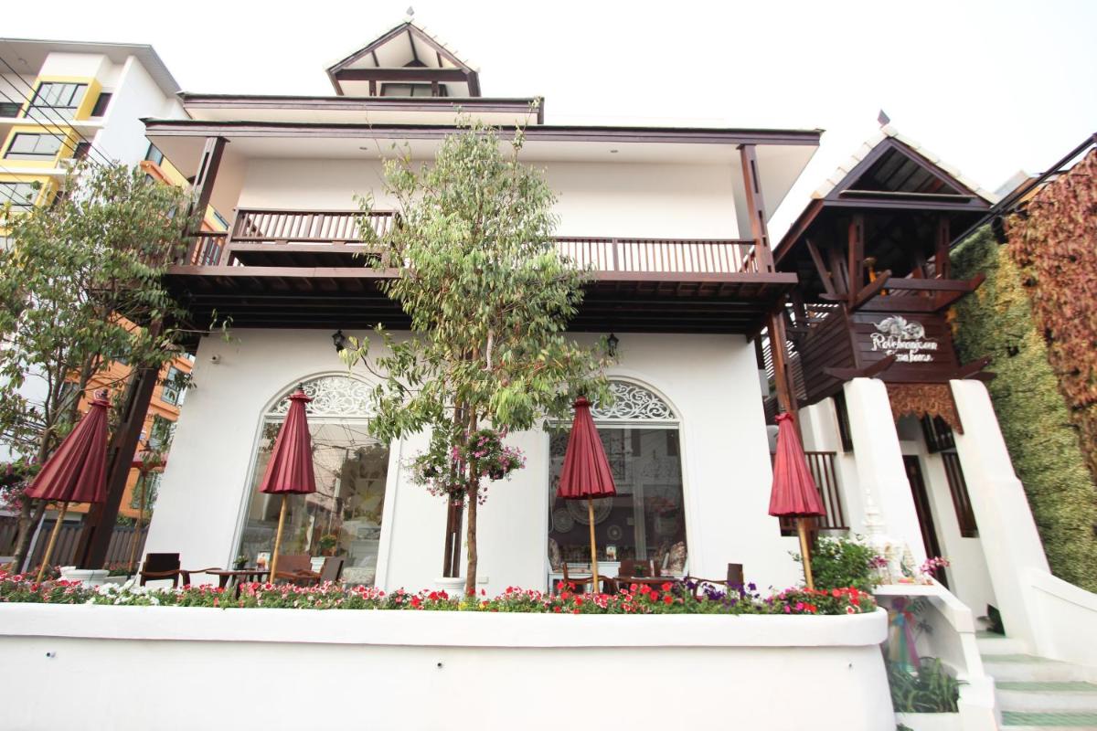 Ratchiangsaen Flora House