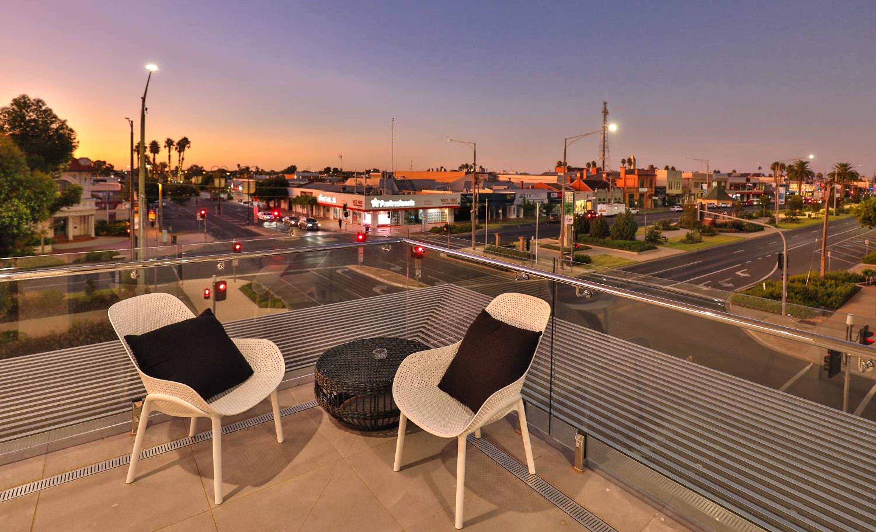 Indulge Apartments - City View Penthouses