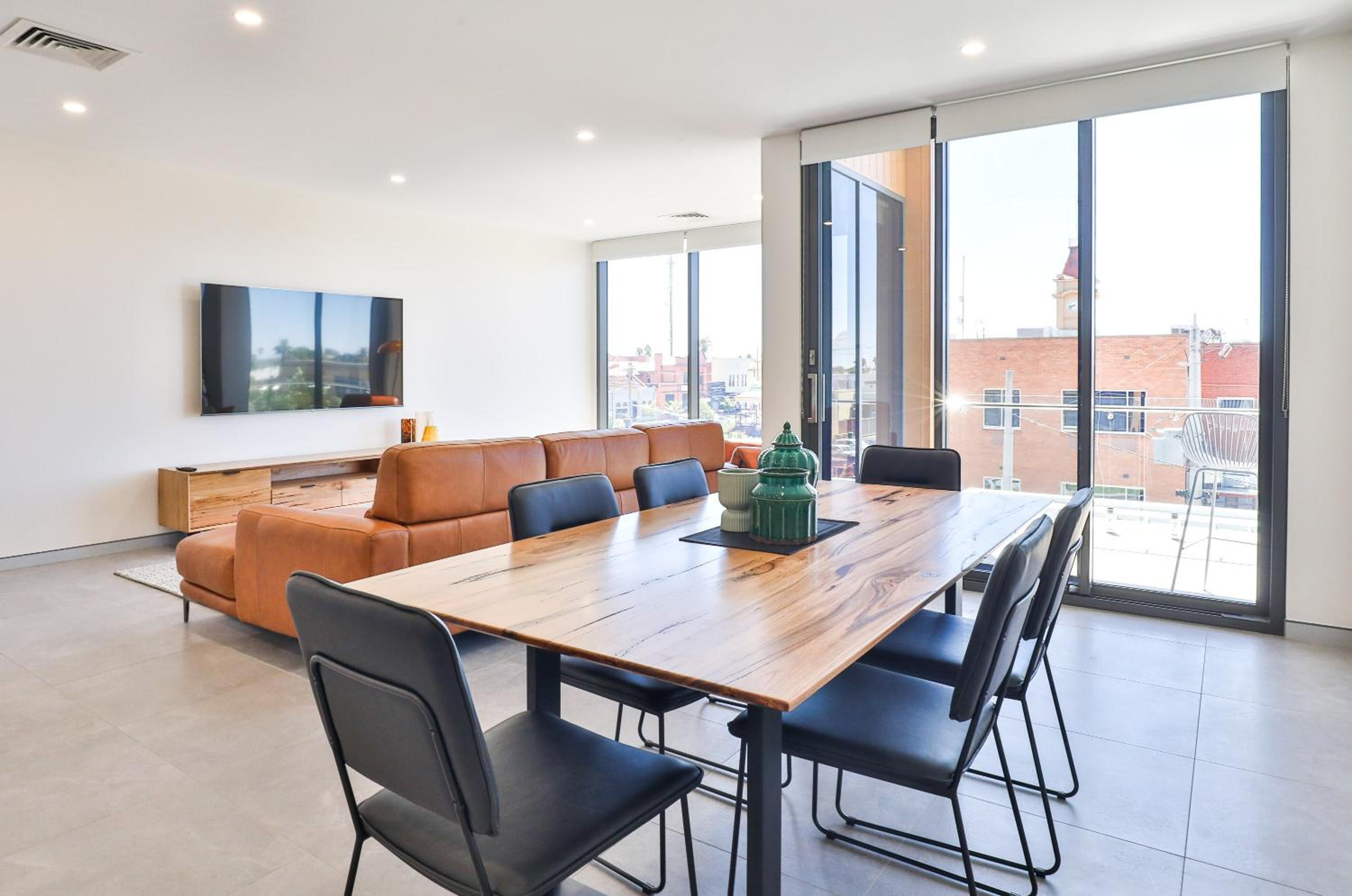Indulge Apartments - City View Penthouses