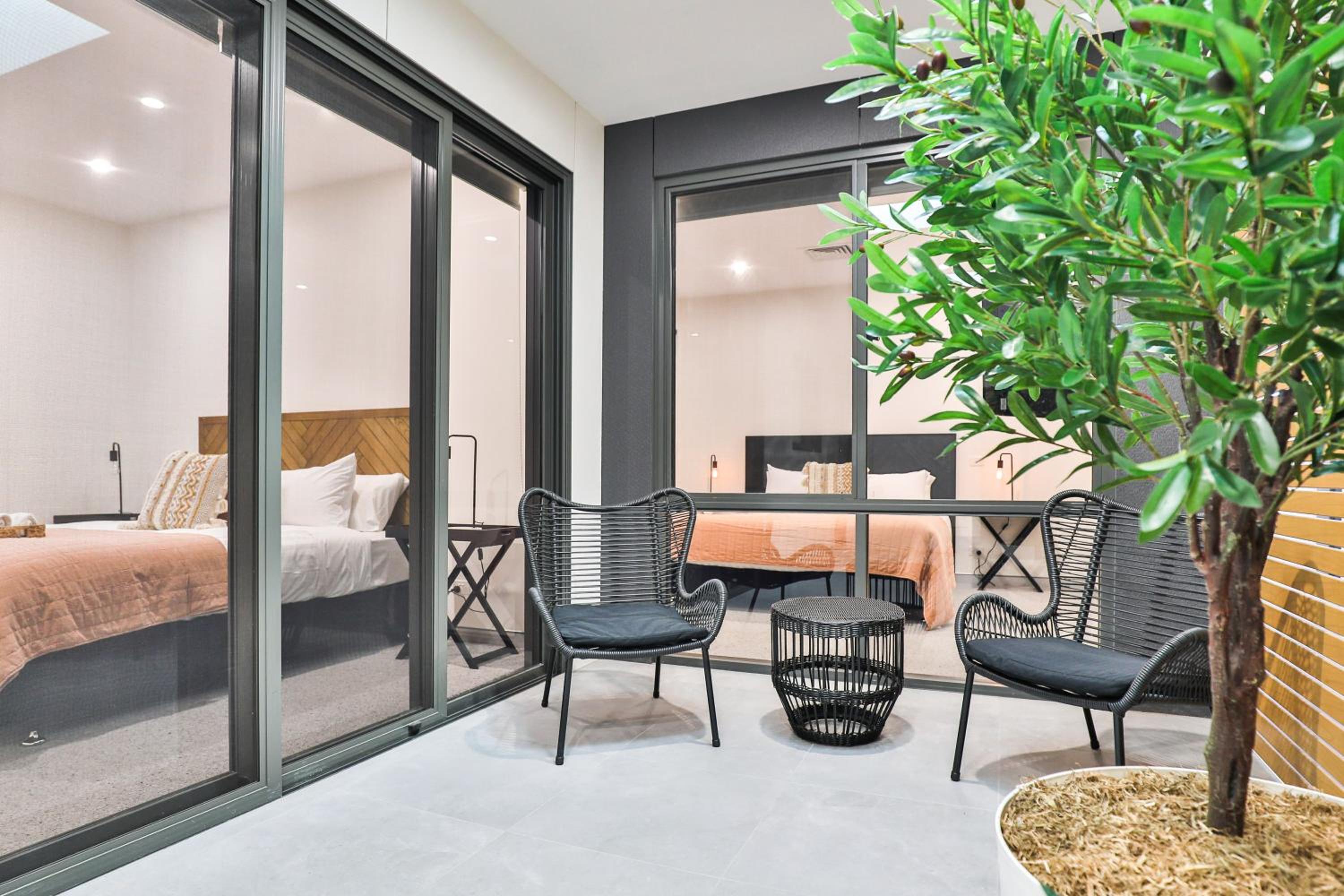 Indulge Apartments - City View Penthouses