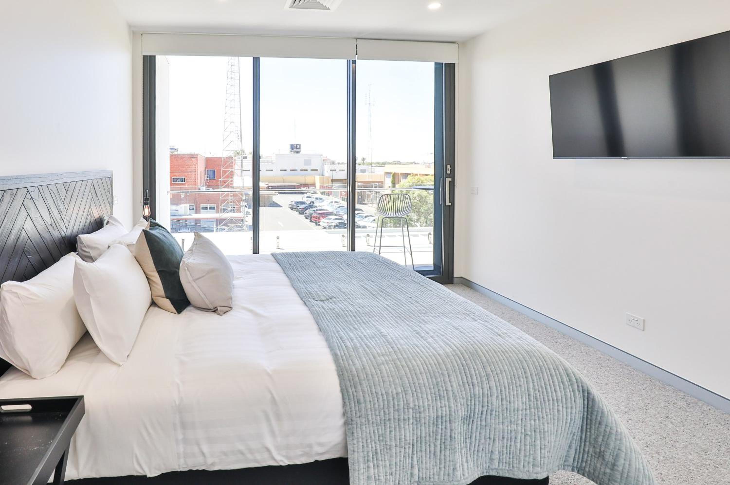 Indulge Apartments - City View Penthouses