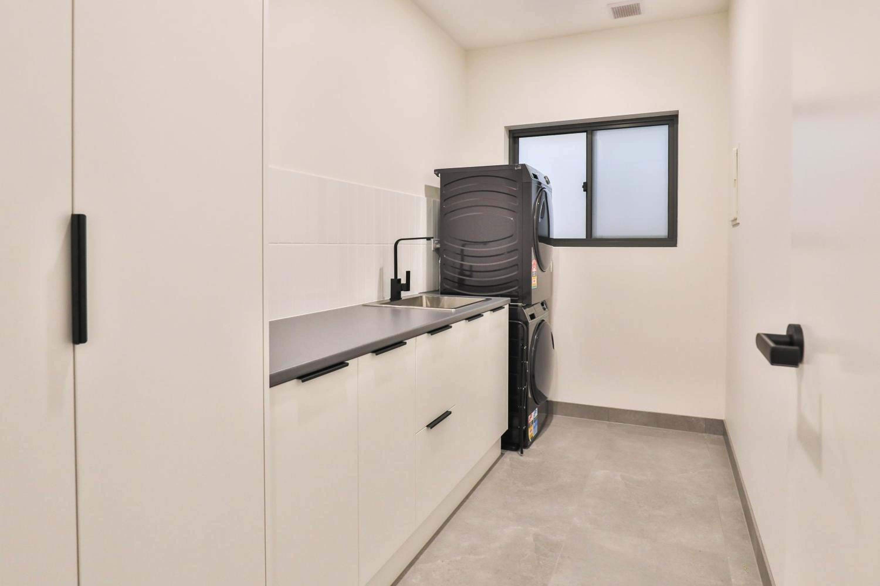 Indulge Apartments - City View Penthouses