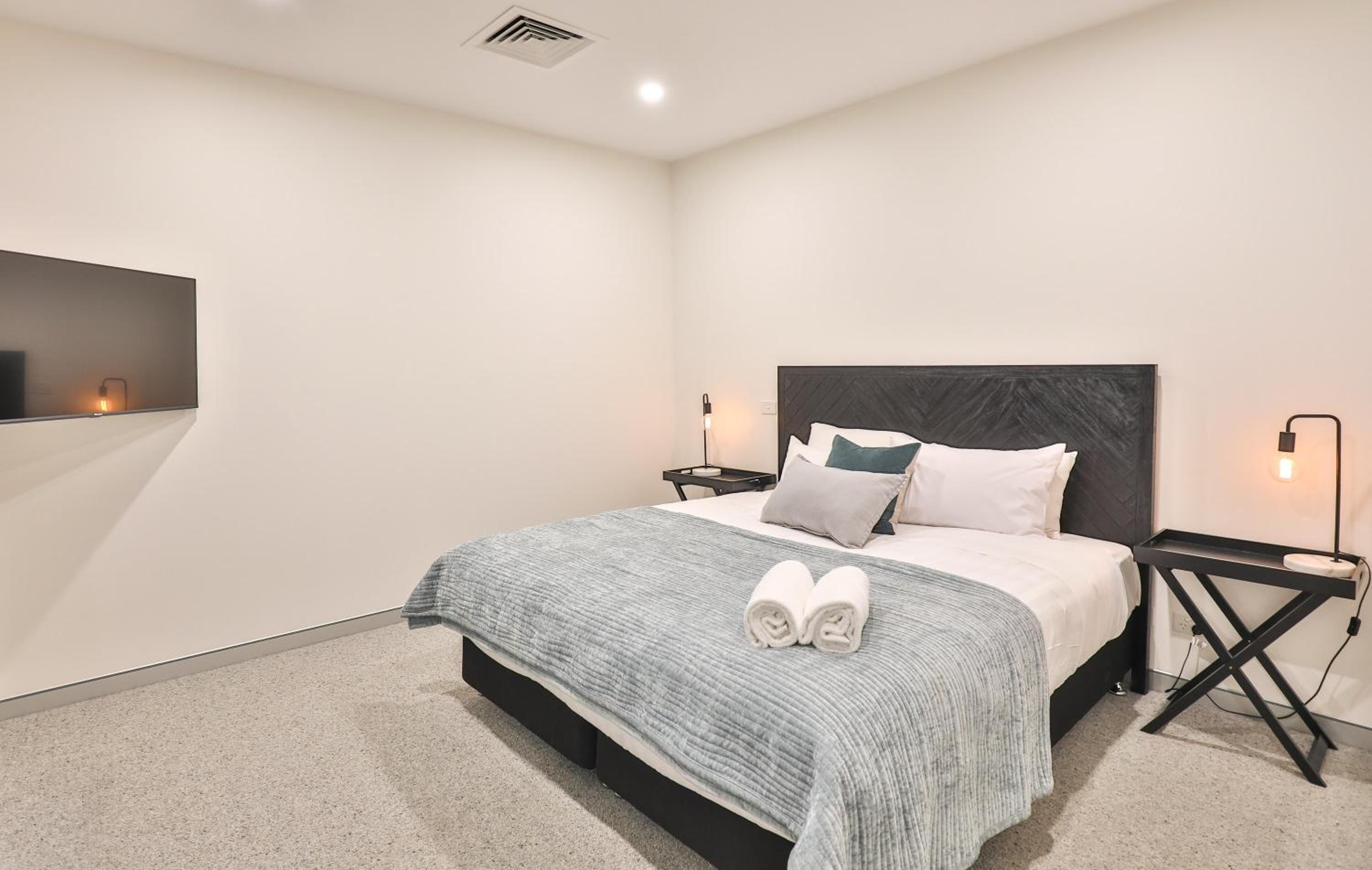 Indulge Apartments - City View Penthouses