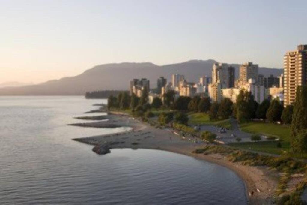 A Gentle Hideaway in the Urban Forest WEST END downtown Vancouver