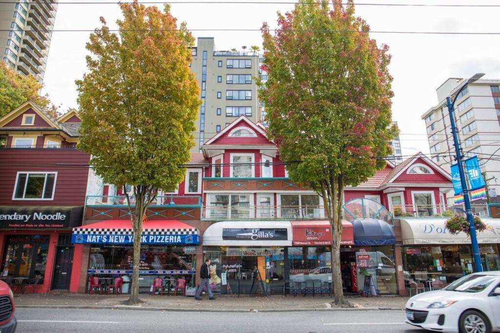 A Gentle Hideaway in the Urban Forest WEST END downtown Vancouver