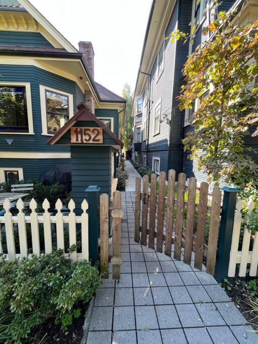 A Gentle Hideaway in the Urban Forest WEST END downtown Vancouver