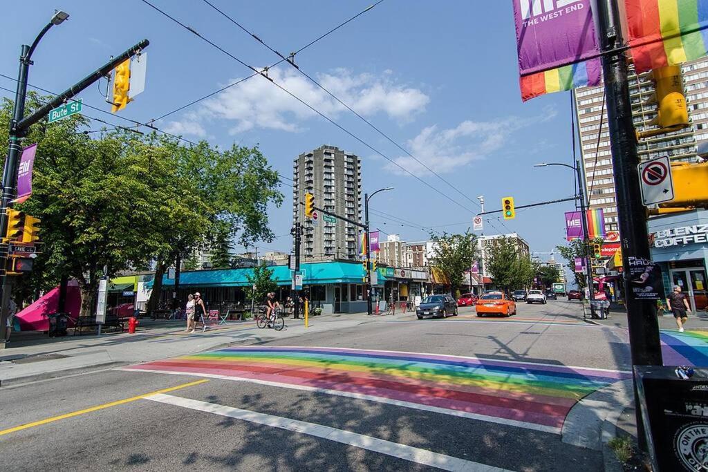 A Gentle Hideaway in the Urban Forest WEST END downtown Vancouver