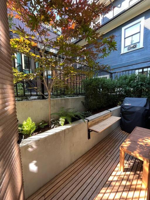 A Gentle Hideaway in the Urban Forest WEST END downtown Vancouver