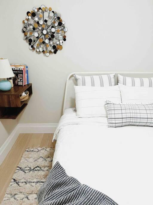 A Gentle Hideaway in the Urban Forest WEST END downtown Vancouver