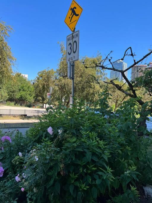 A Gentle Hideaway in the Urban Forest WEST END downtown Vancouver