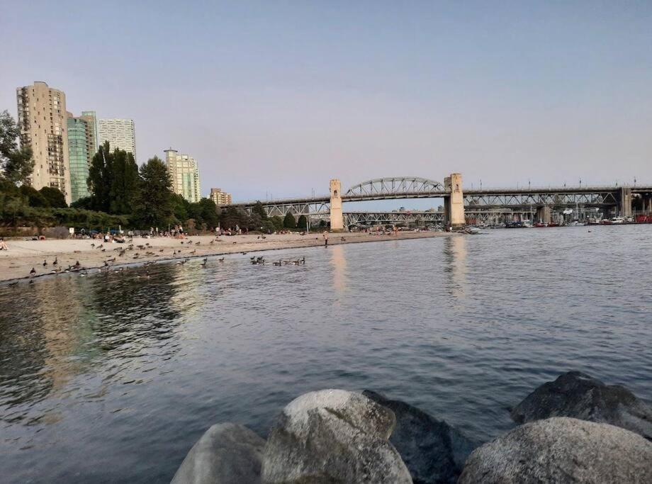 A Gentle Hideaway in the Urban Forest WEST END downtown Vancouver